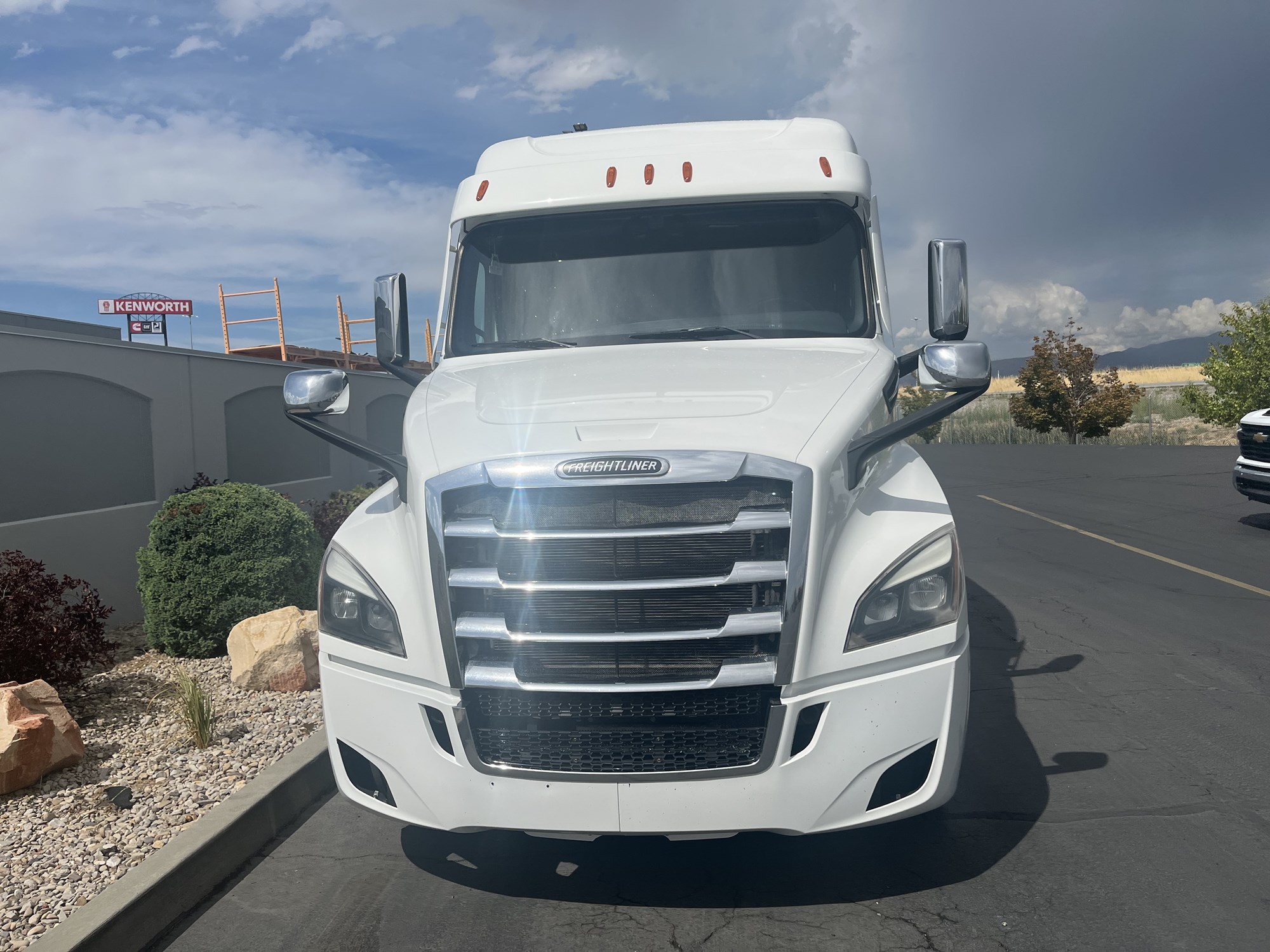 2023 Freightliner Cascadia 2023 Freightliner Cascadia - image 3 of 6