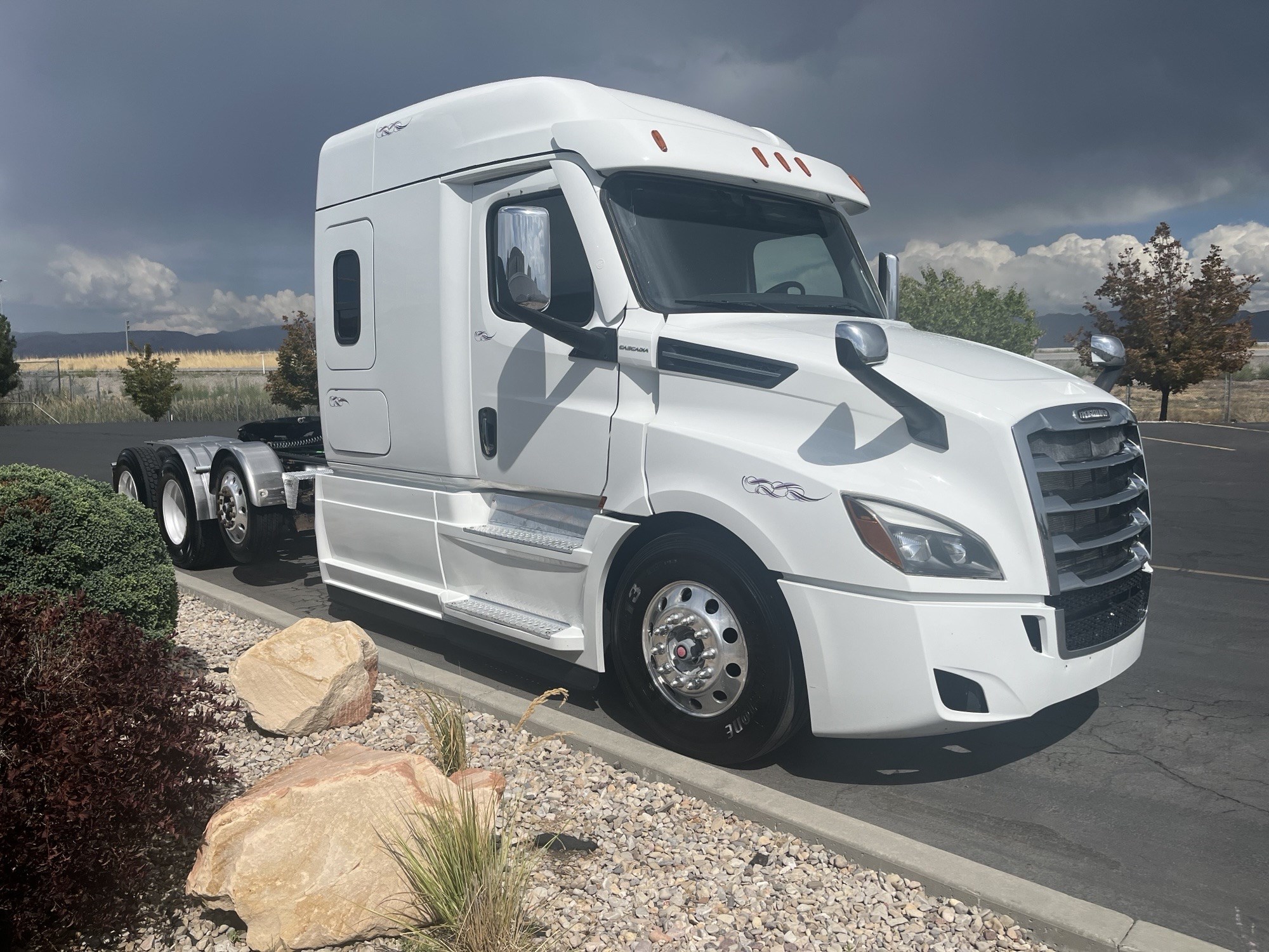 2023 Freightliner Cascadia 2023 Freightliner Cascadia - image 4 of 6