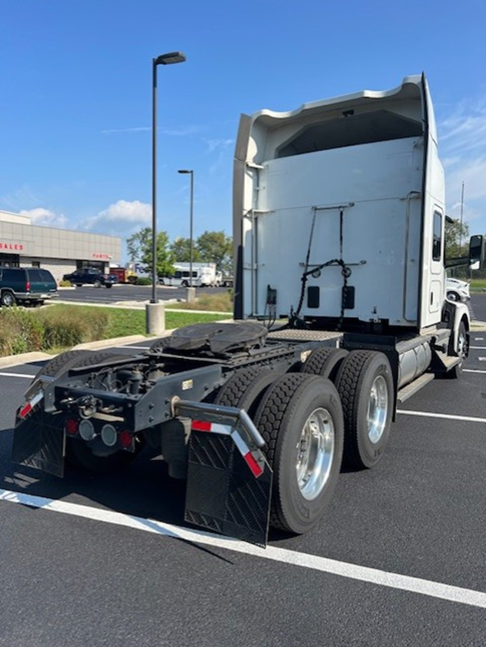 2024 Kenworth T680 - image 5 of 6