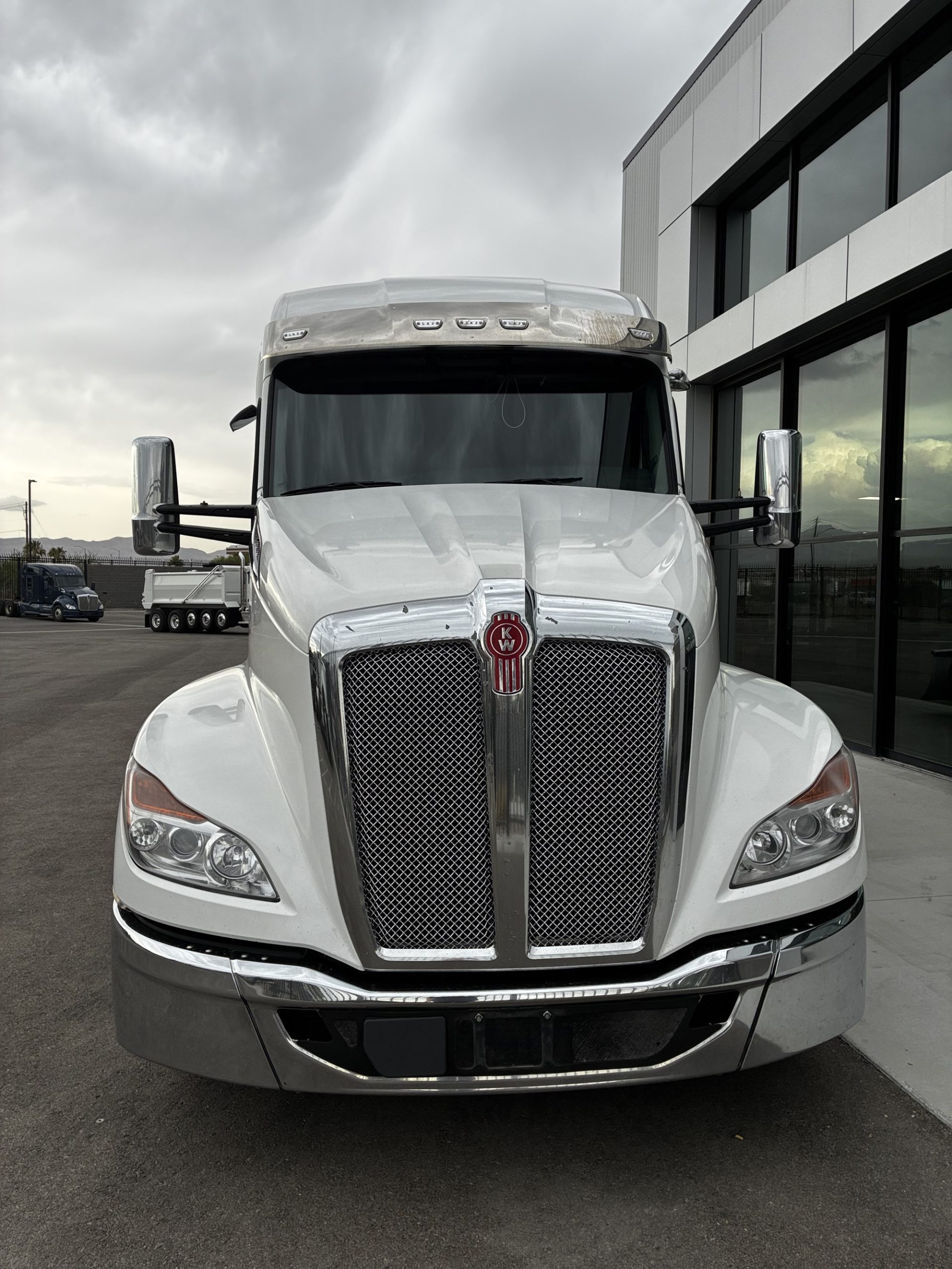 2024 Kenworth T680 Next Gen RJ343820U-09 2024 Kenworth T680 Next Gen RJ343820U-09