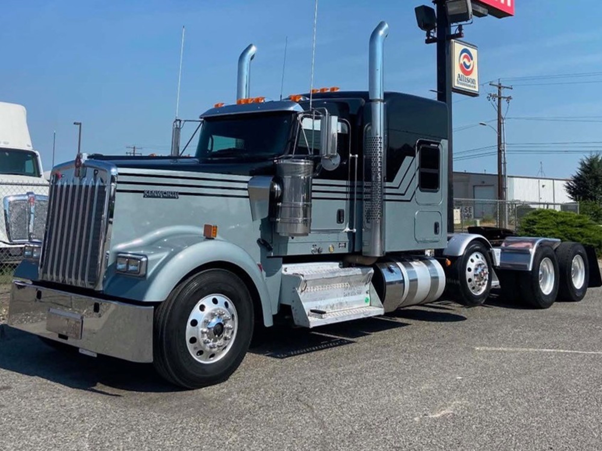 2024 Kenworth W900 2024 Kenworth W900 - image 1 of 6