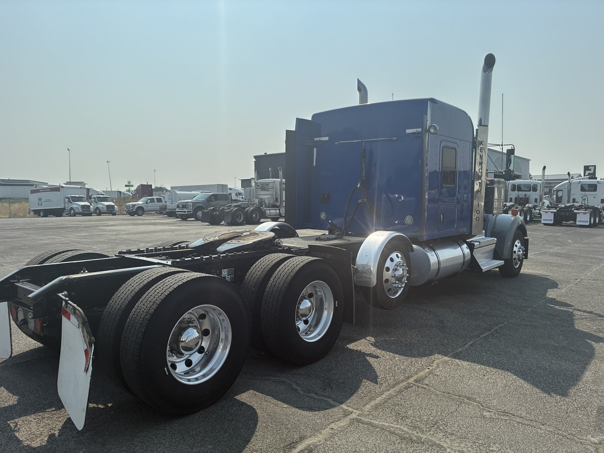 2024 Kenworth W900 2024 Kenworth W900 - image 5 of 6