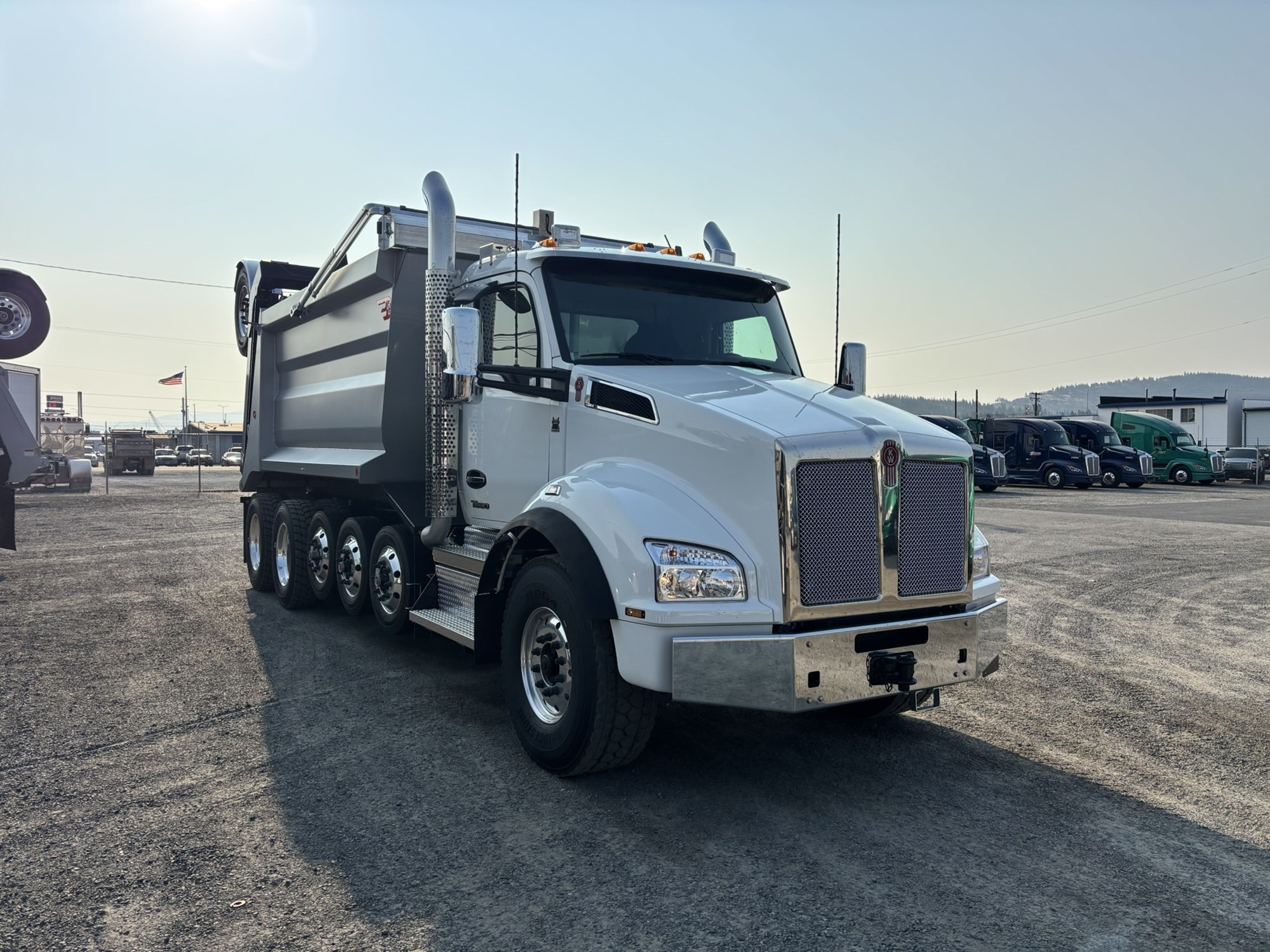 2026 Kenworth T880 2026 Kenworth T880 - image 6 of 6