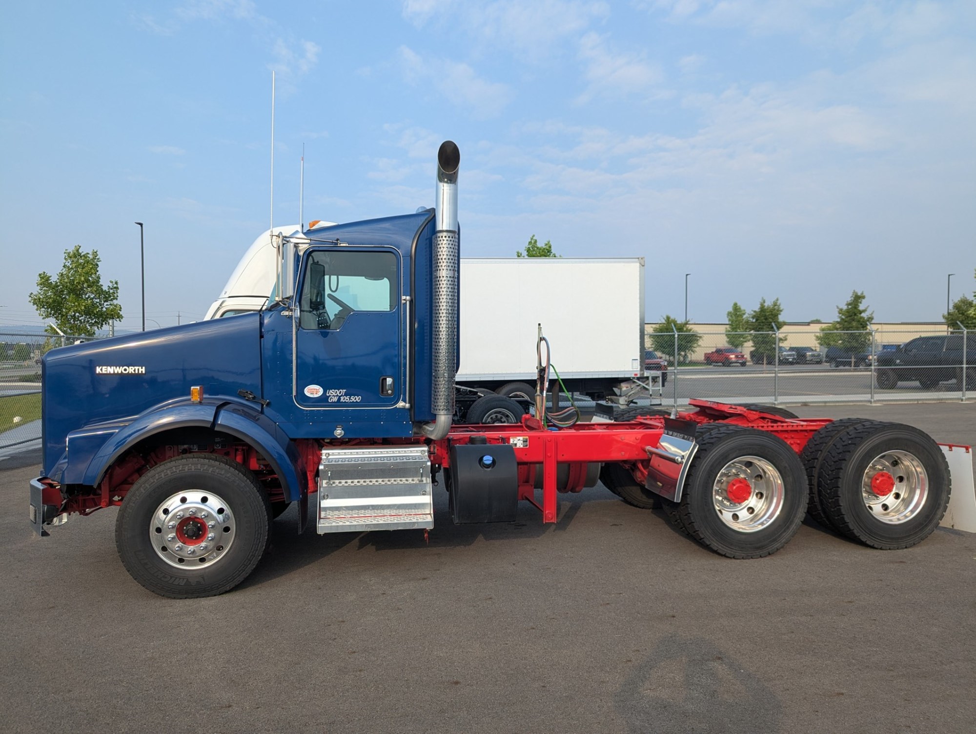 2026 Kenworth T800 2026 Kenworth T800 - image 2 of 5