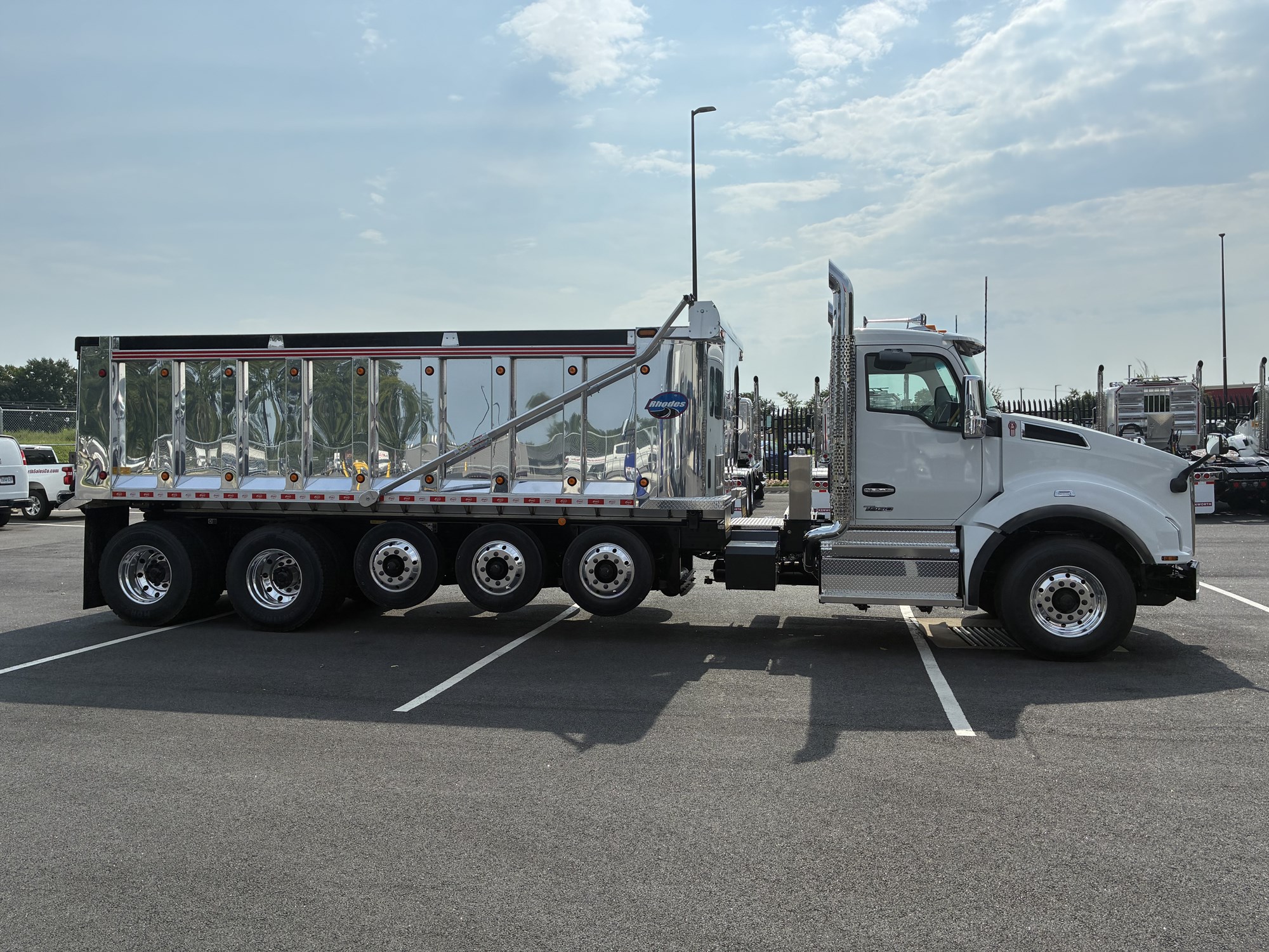 2027 Kenworth T880 2027 Kenworth T880 - image 5 of 6