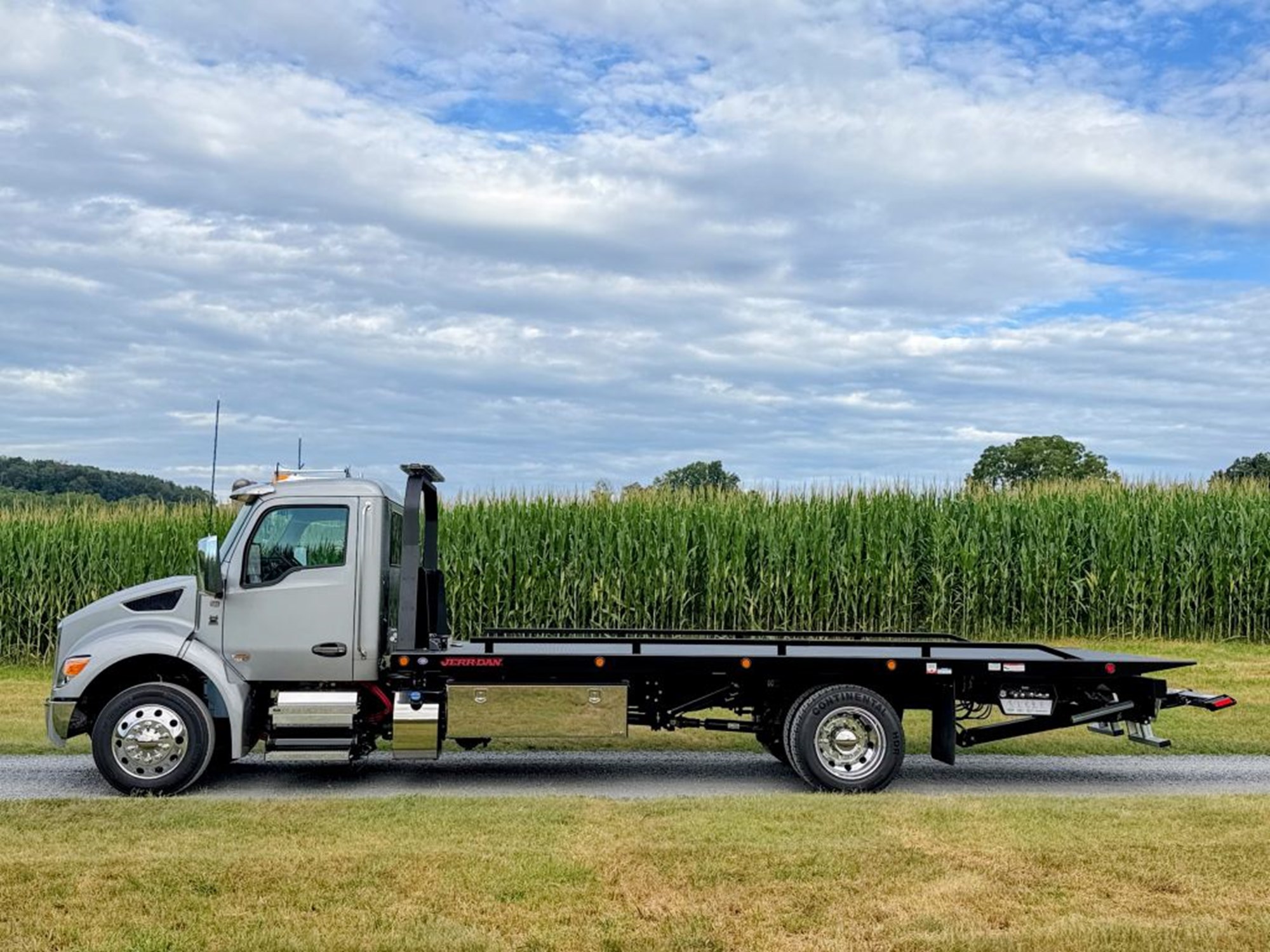 2027 Kenworth T280 2027 Kenworth T280 - image 2 of 6
