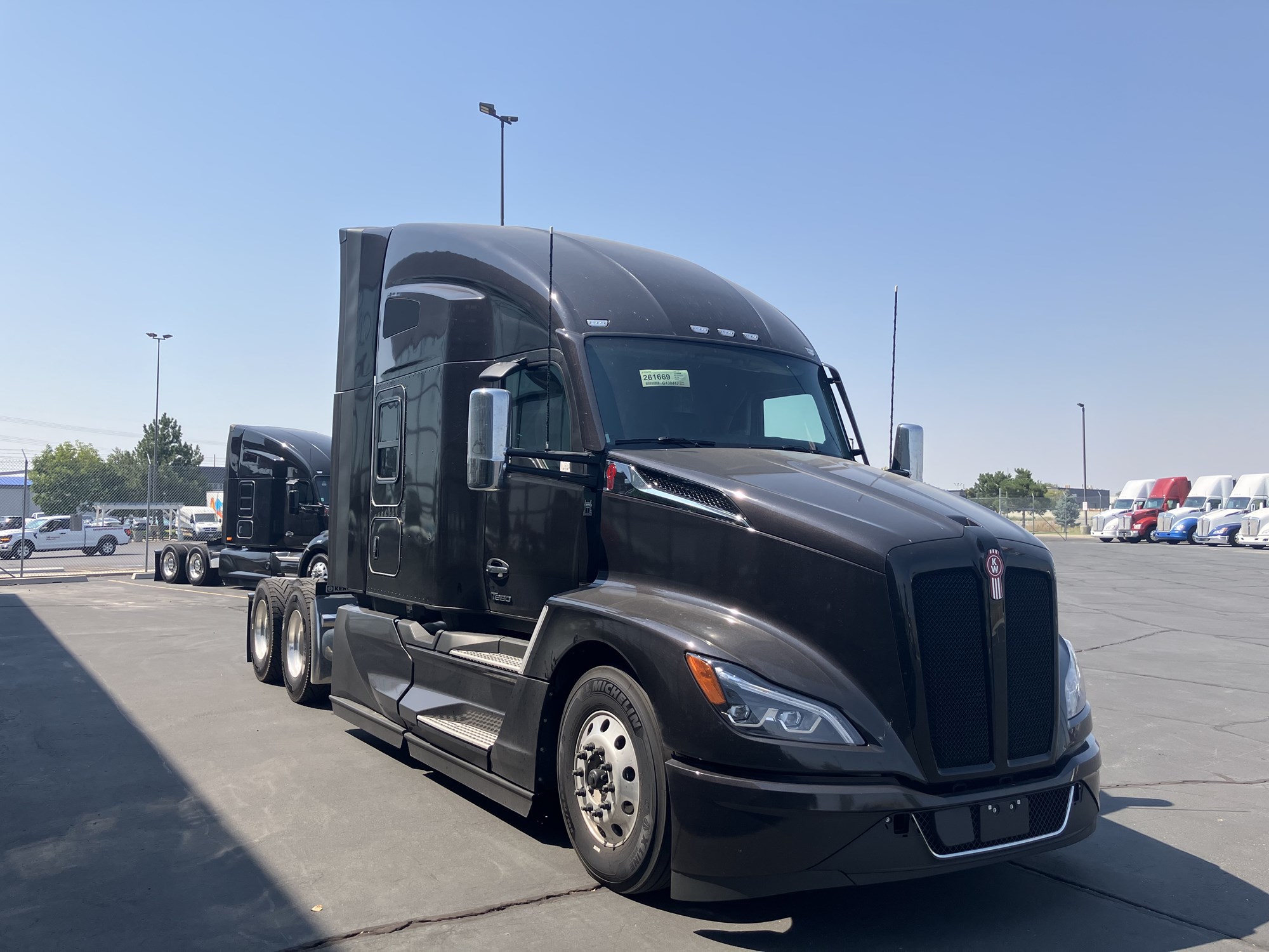 2027 Kenworth T680 Next Gen 2027 Kenworth T680 Next Gen - image 2 of 6