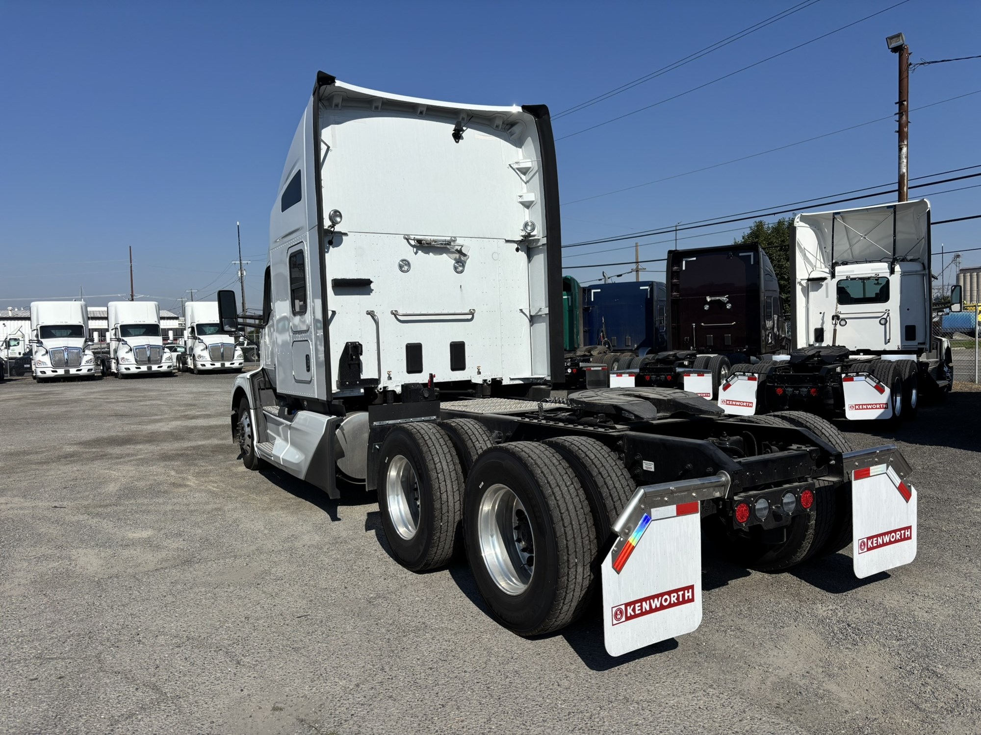 2027 Kenworth T680 Next Gen - image 2 of 6