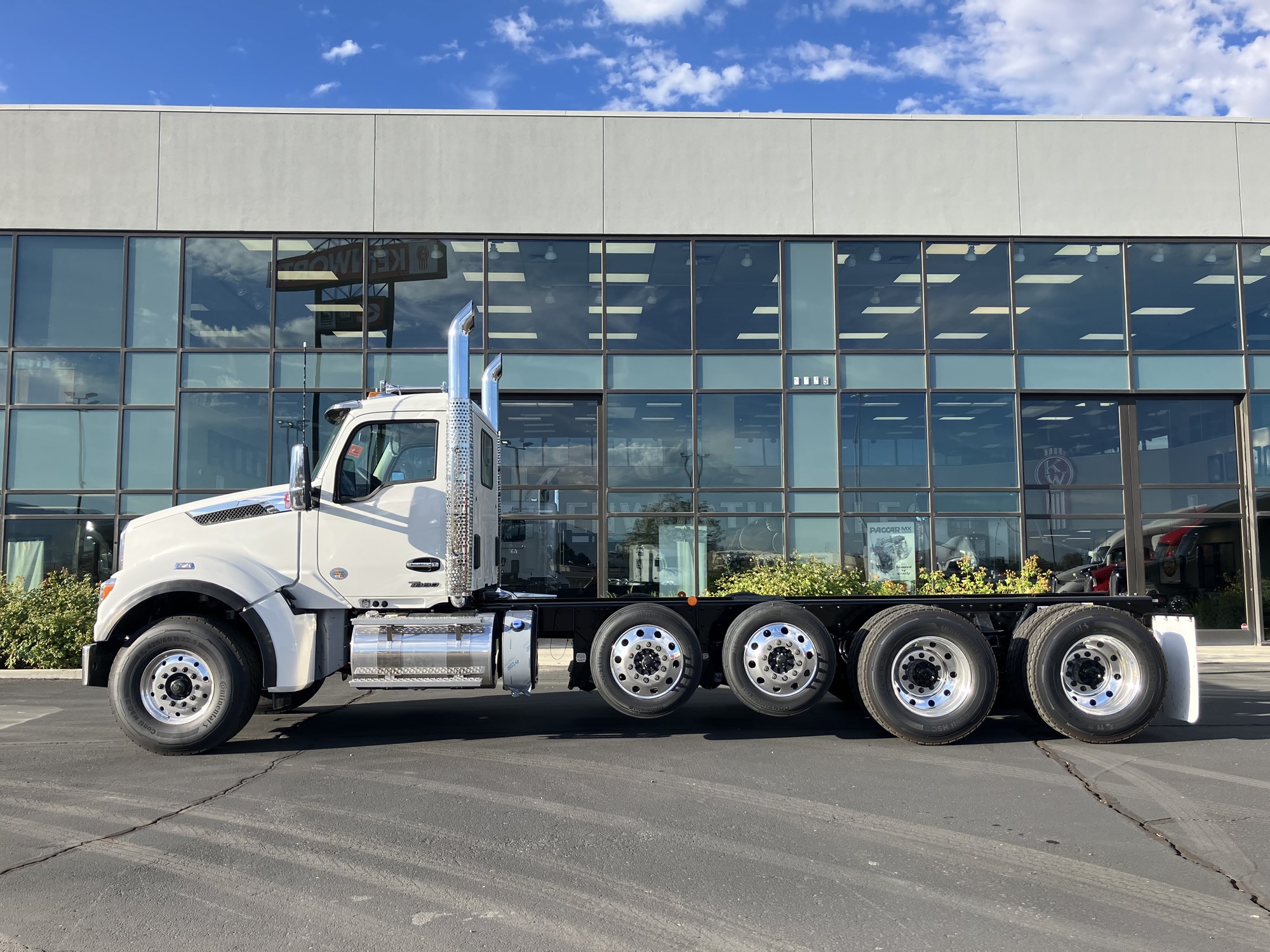 2027 Kenworth T880 2027 Kenworth T880 - image 5 of 6