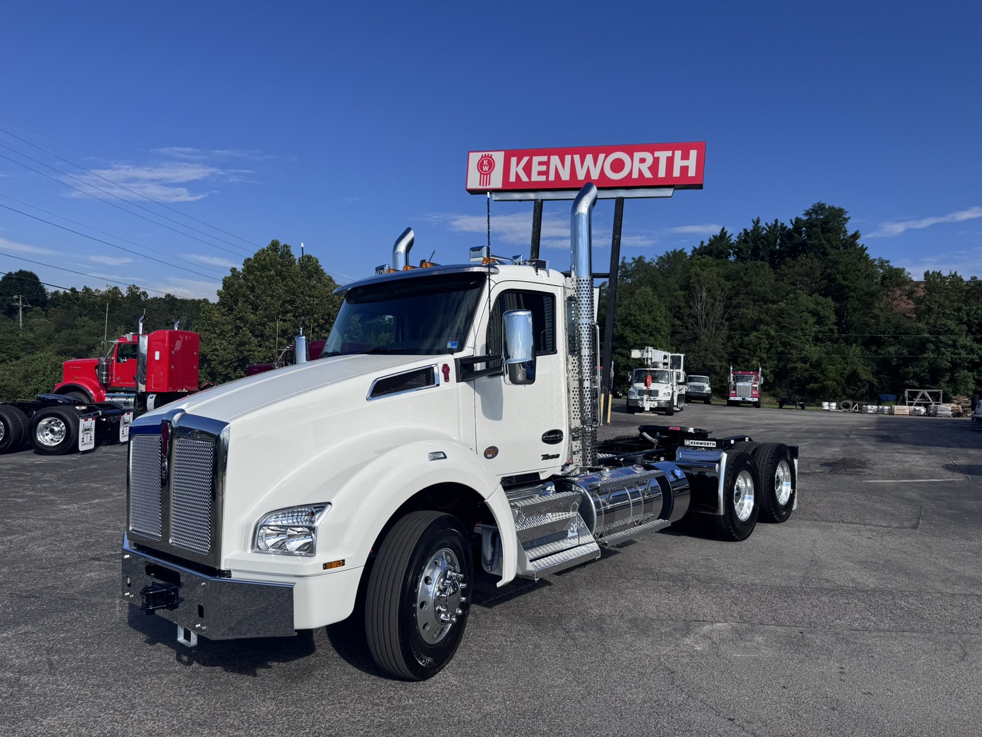 2027 Kenworth T880 2027 Kenworth T880 - image 1 of 6