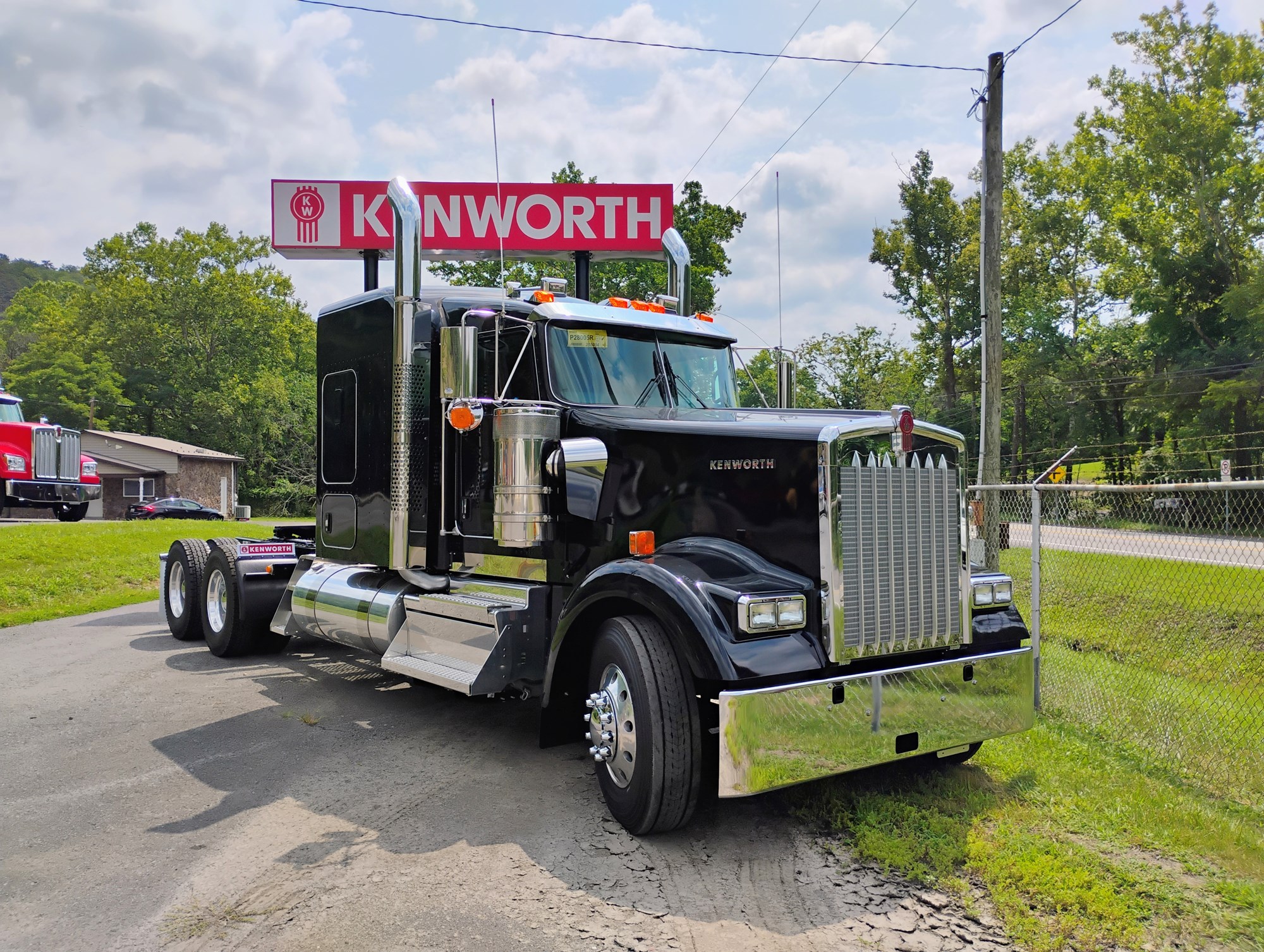2027 Kenworth W900L 2027 Kenworth W900L - image 1 of 6