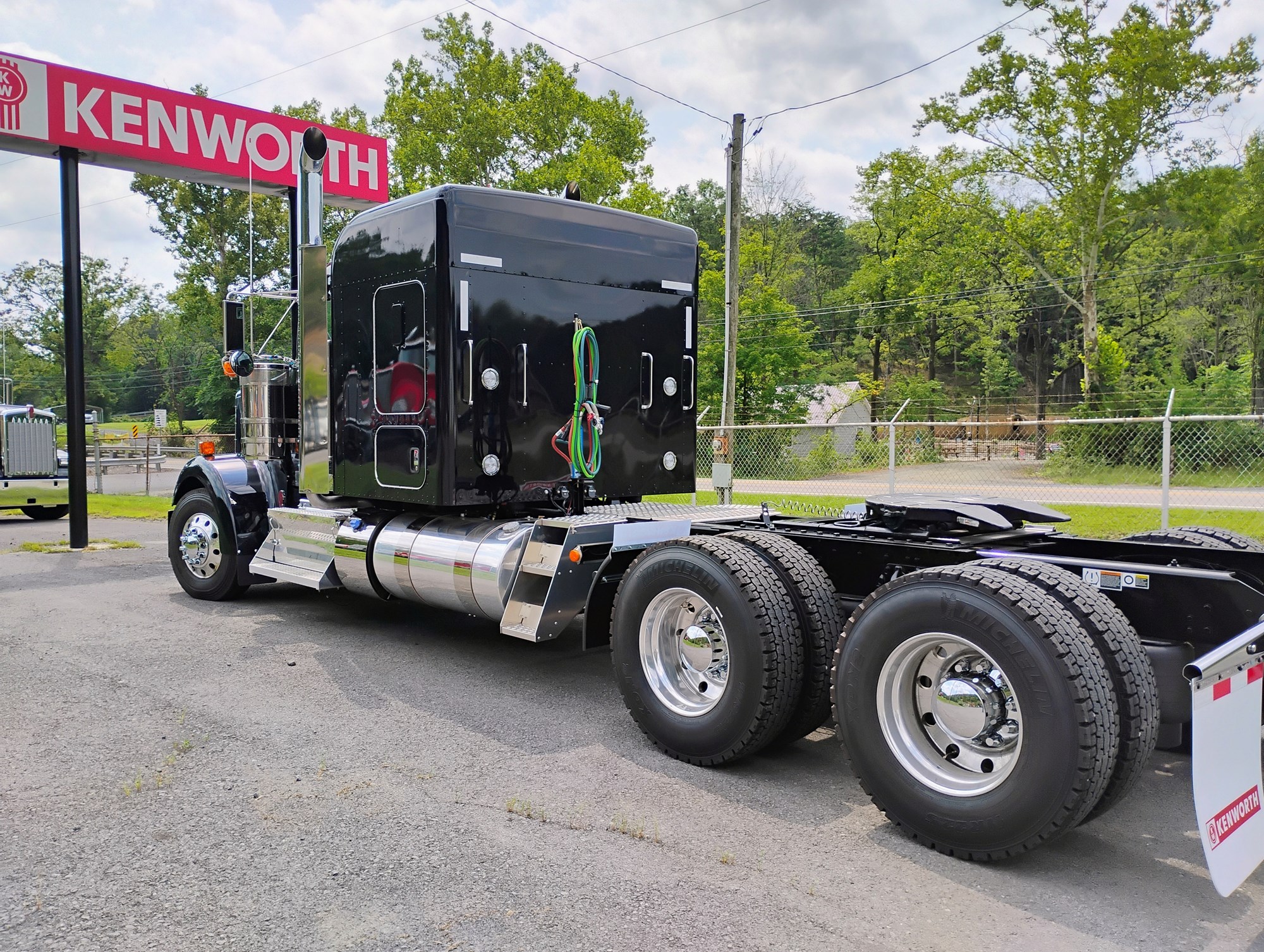 2027 Kenworth W900L VR255054-10 2027 Kenworth W900L VR255054-10