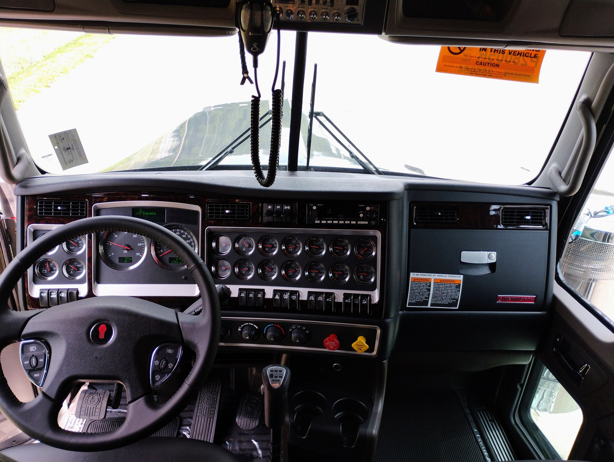 2027 Kenworth W900L VR255054-23 2027 Kenworth W900L VR255054-23