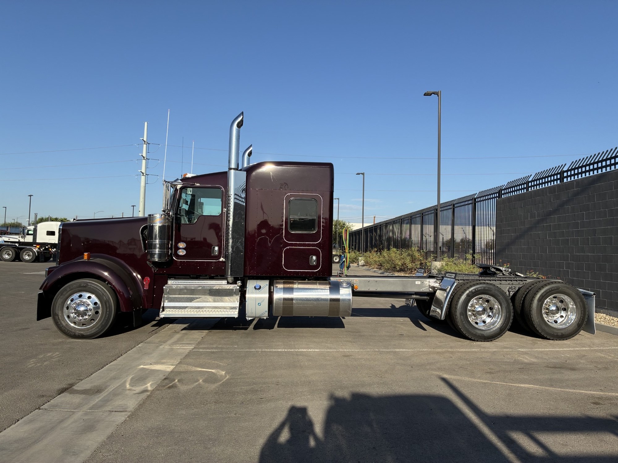2027 Kenworth W900B 2027 Kenworth W900B - image 2 of 6