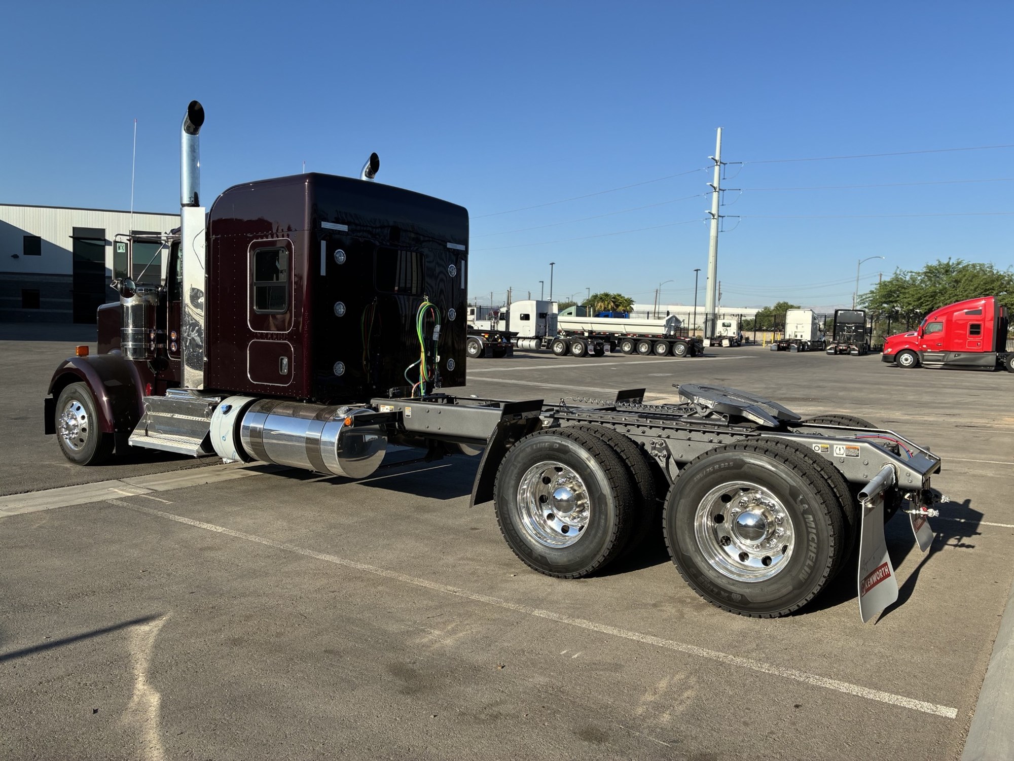2027 Kenworth W900B 2027 Kenworth W900B - image 3 of 6