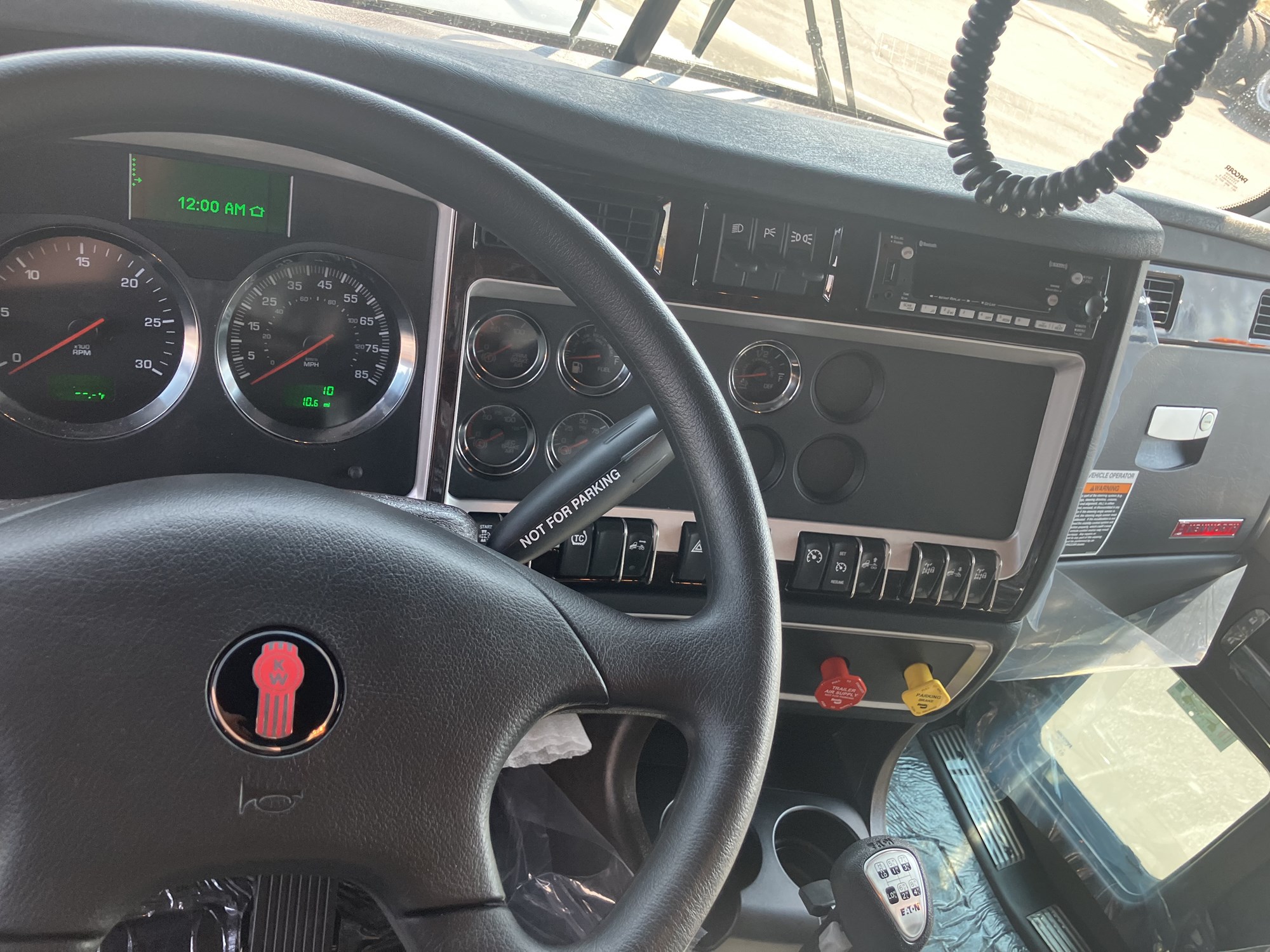 2027 Kenworth W900B 2027 Kenworth W900B - image 4 of 5