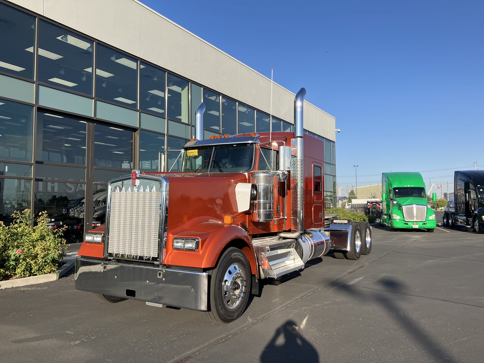 2027 Kenworth W900B 2027 Kenworth W900B - image 1 of 6