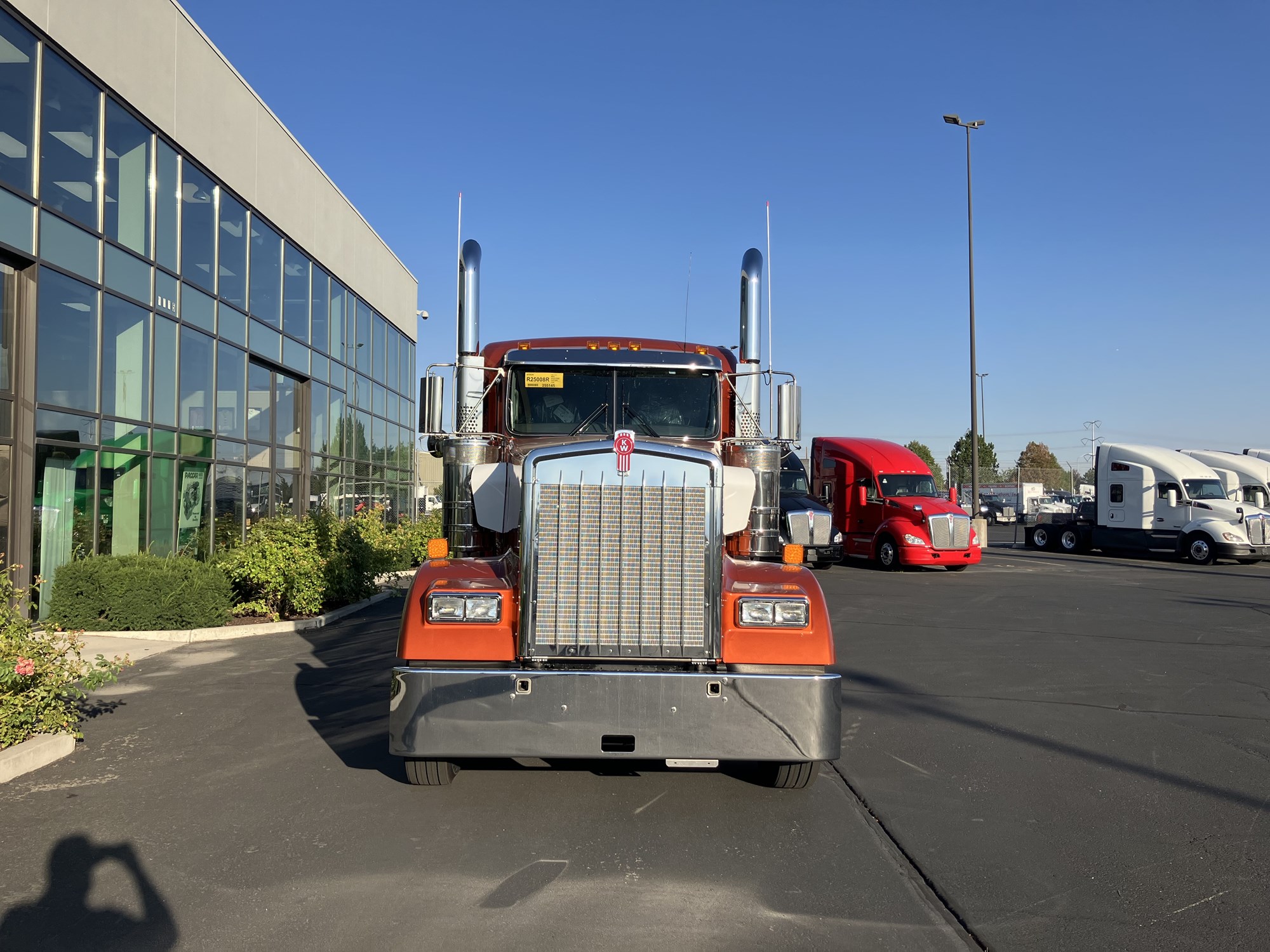 2027 Kenworth W900B 2027 Kenworth W900B - image 2 of 6
