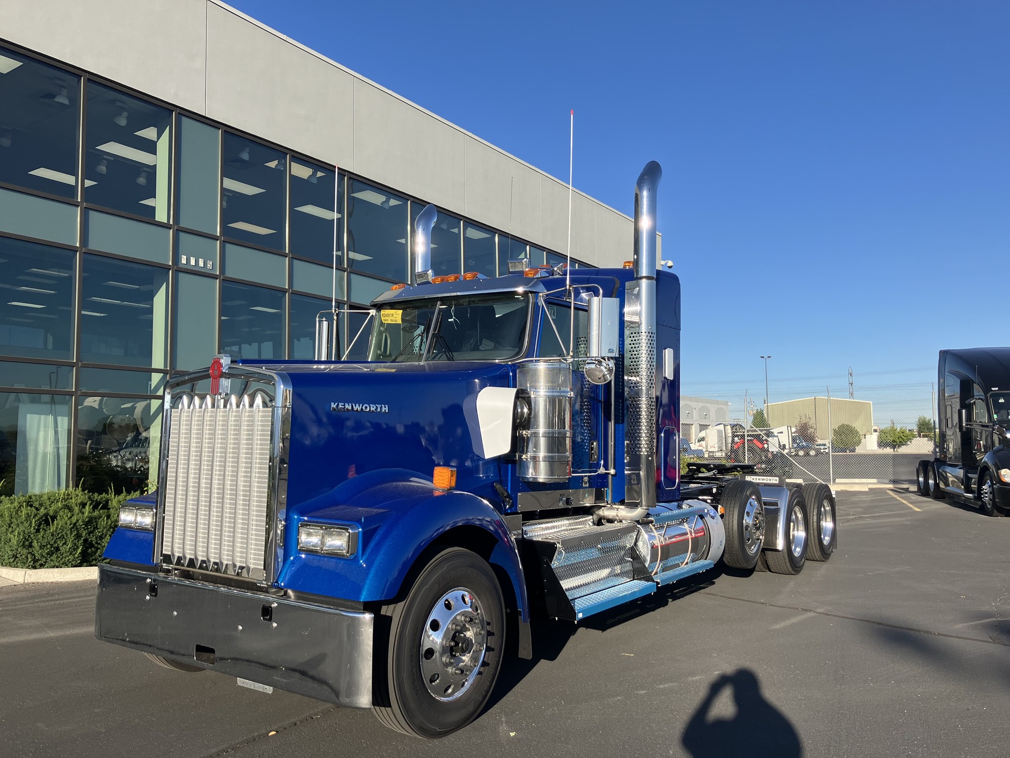 2027 Kenworth W900B 2027 Kenworth W900B - image 1 of 6