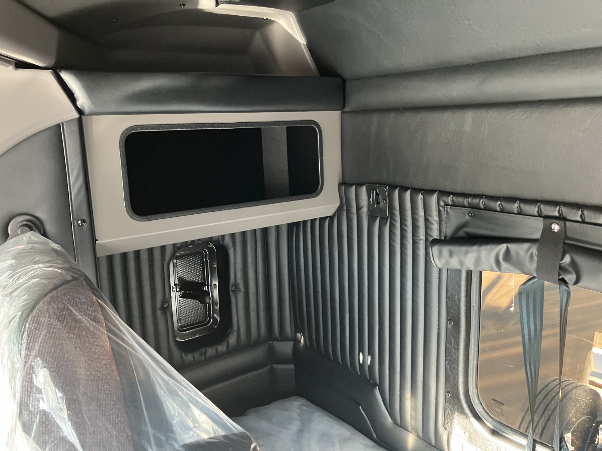 2027 Kenworth W900B VR255149-08 2027 Kenworth W900B VR255149-08
