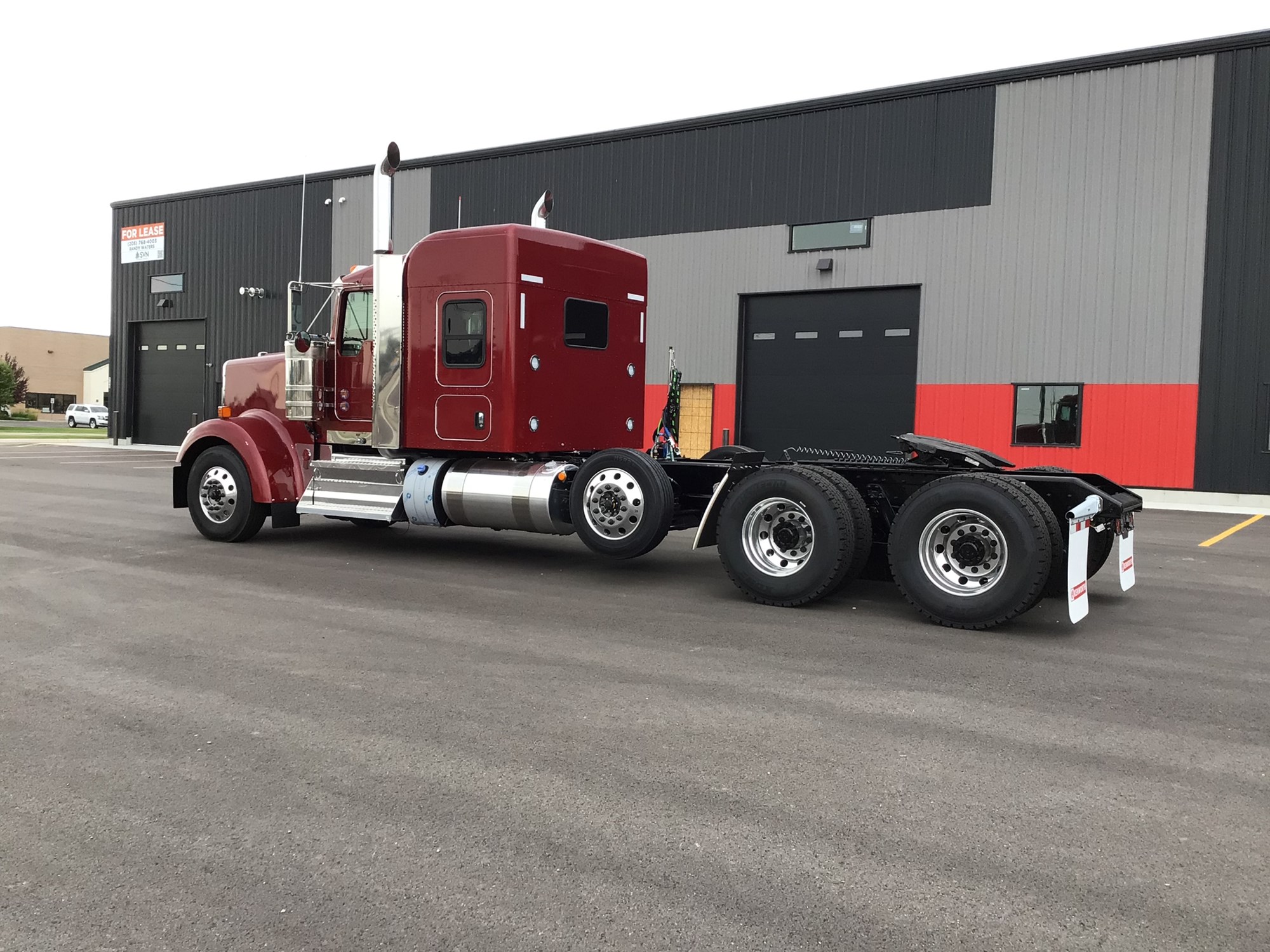 2027 Kenworth W900B 2027 Kenworth W900B - image 3 of 6