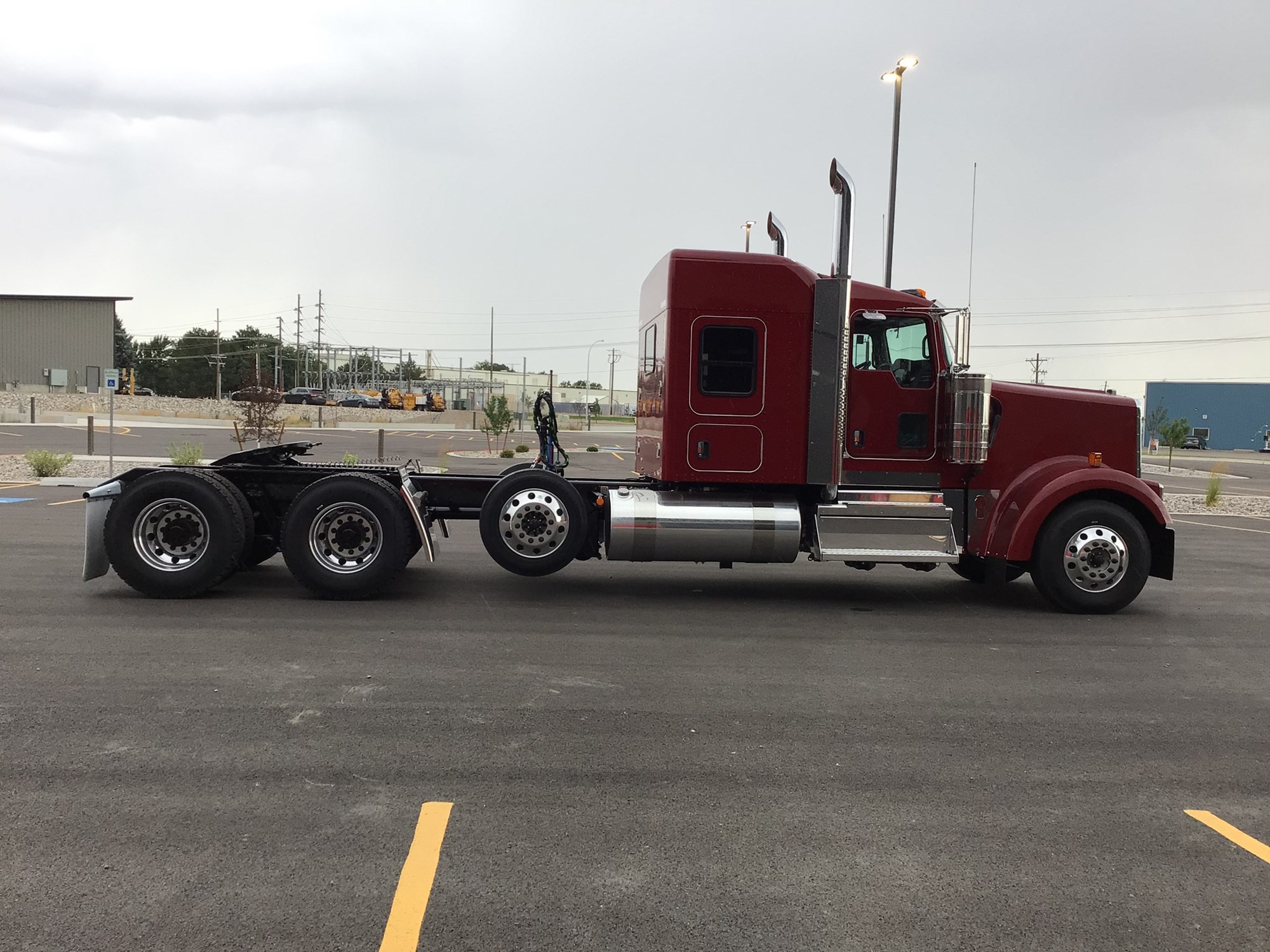 2027 Kenworth W900B 2027 Kenworth W900B - image 6 of 6