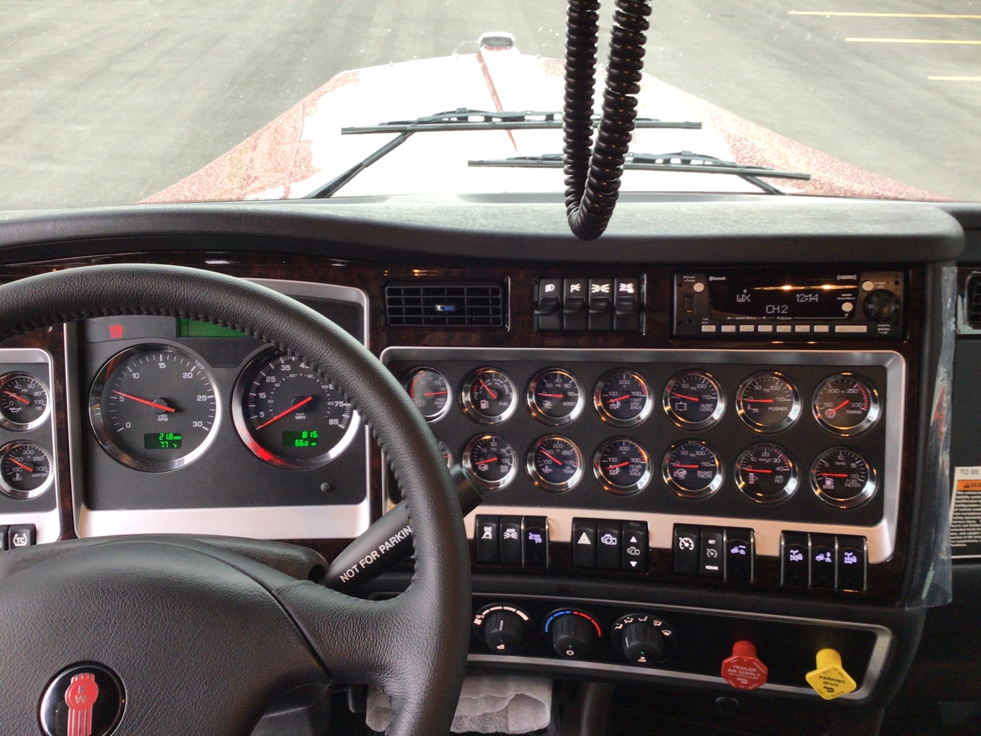 2027 Kenworth W900B VR255164-14 2027 Kenworth W900B VR255164-14