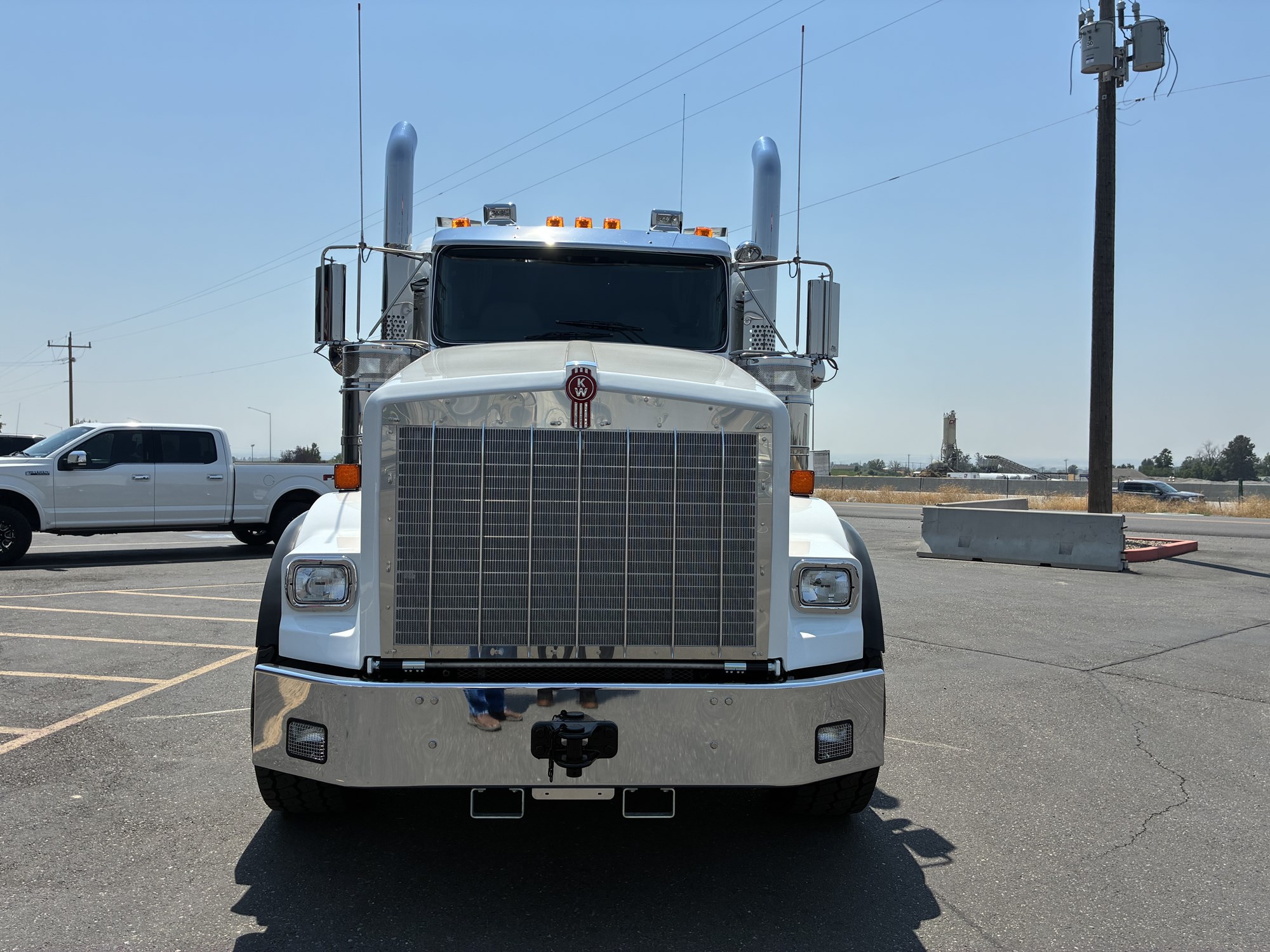 2027 Kenworth T800B 2027 Kenworth T800B - image 3 of 6