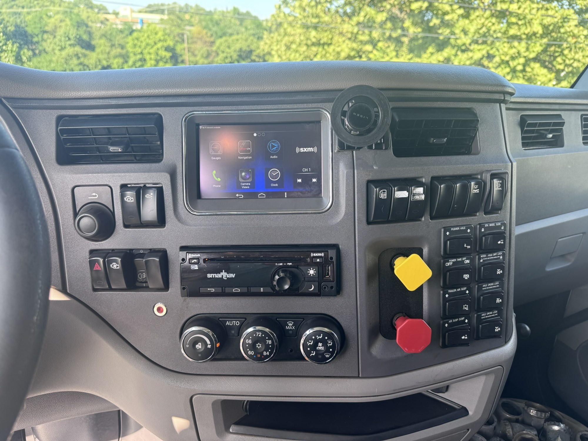 2015 Peterbilt 567 FD295157U-24 2015 Peterbilt 567 FD295157U-24