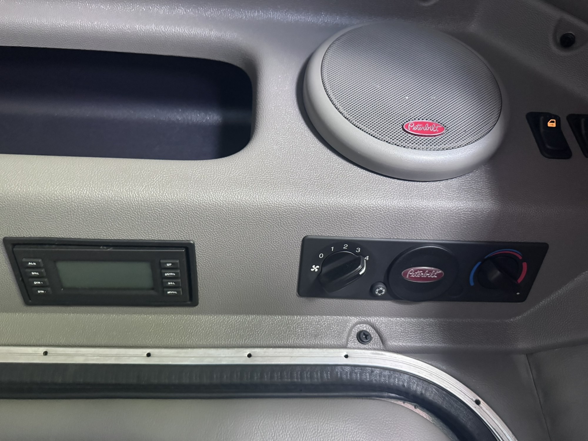 2015 Peterbilt 567 FD295157U-30 2015 Peterbilt 567 FD295157U-30
