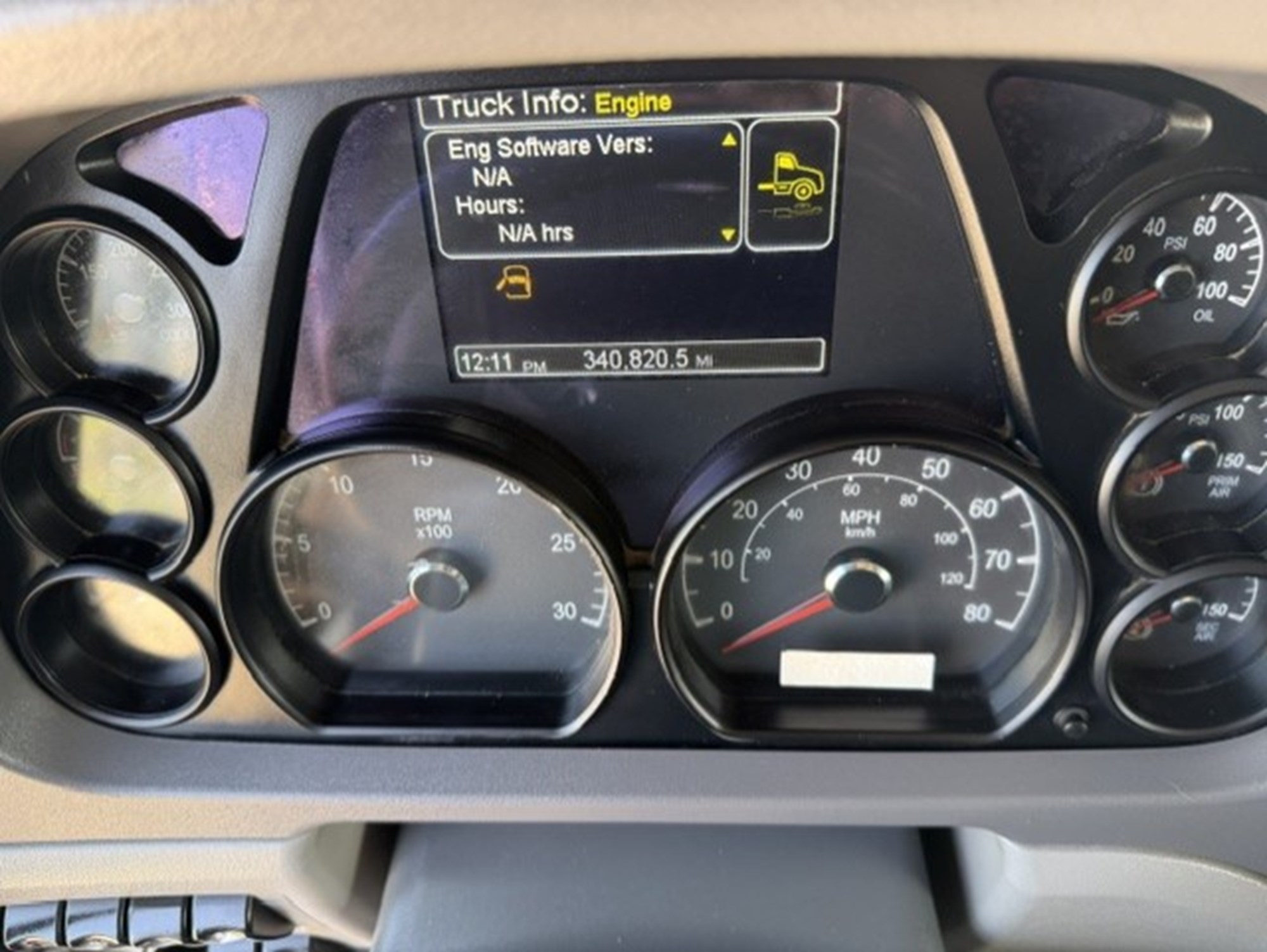 2015 Peterbilt 567 FD295157U-48 2015 Peterbilt 567 FD295157U-48