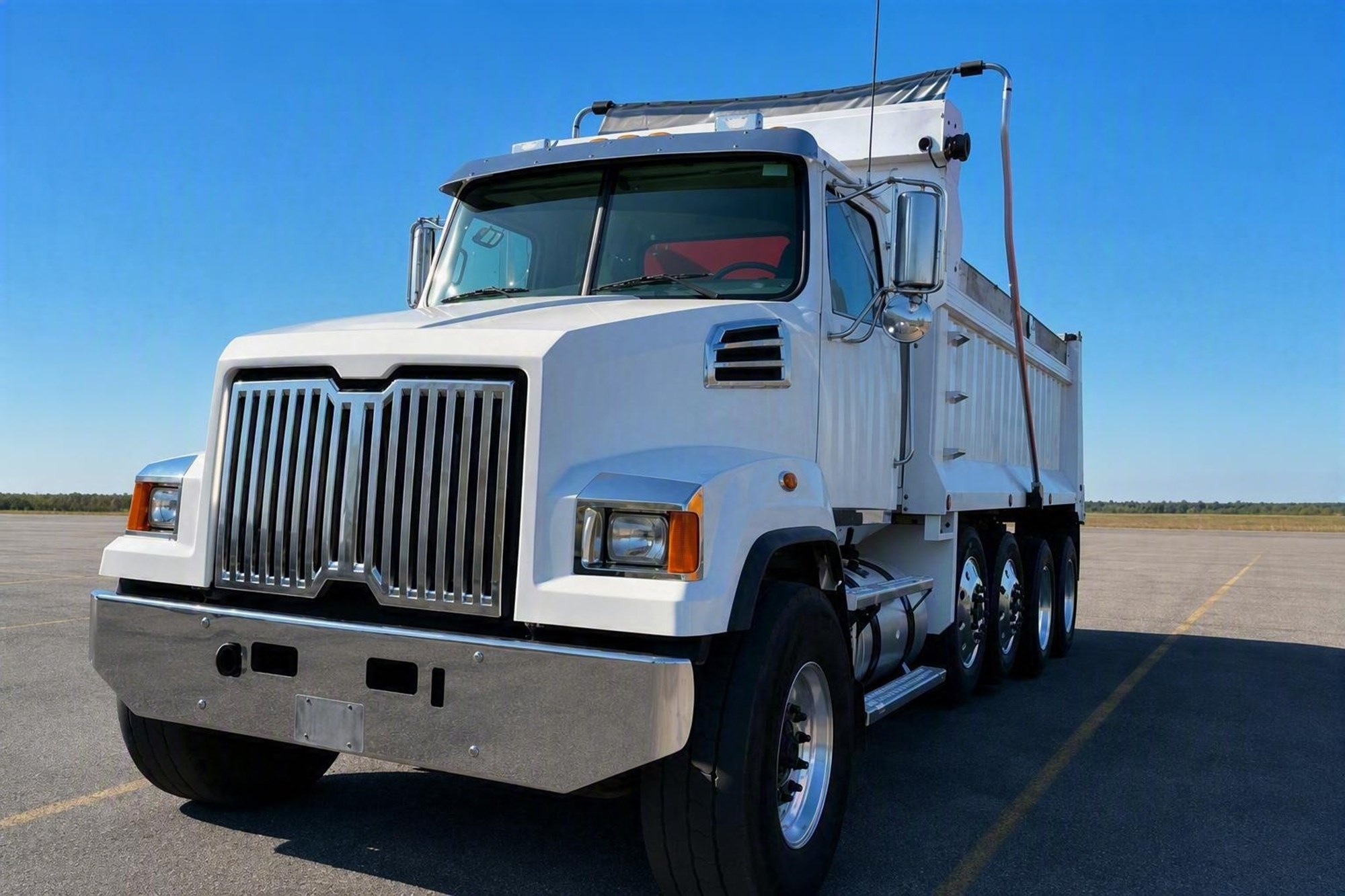 2017 Western Star 4700 2017 Western Star 4700 - image 1 of 6