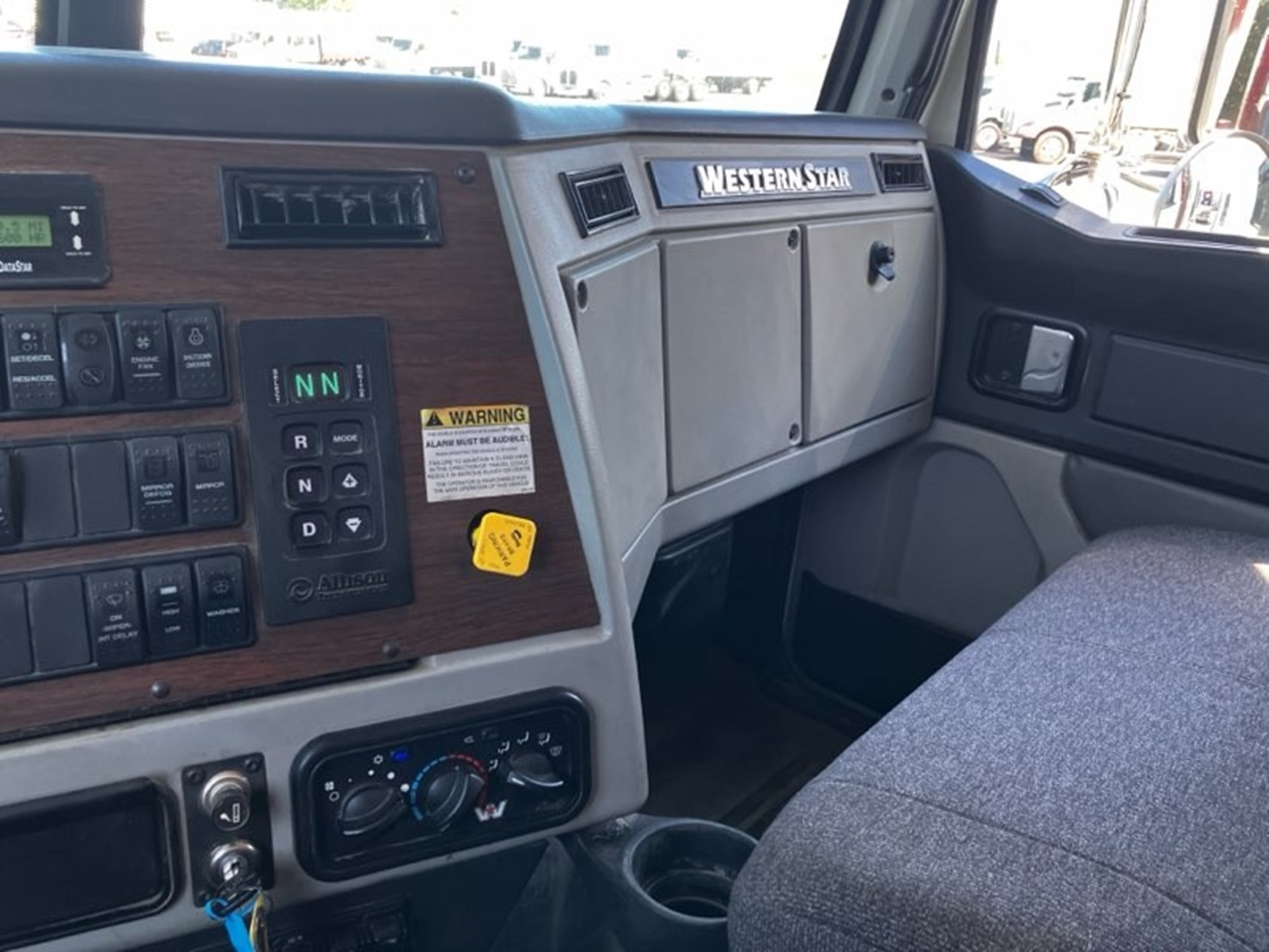 2017 Western Star 4700 HPJD3562U-13 2017 Western Star 4700 HPJD3562U-13