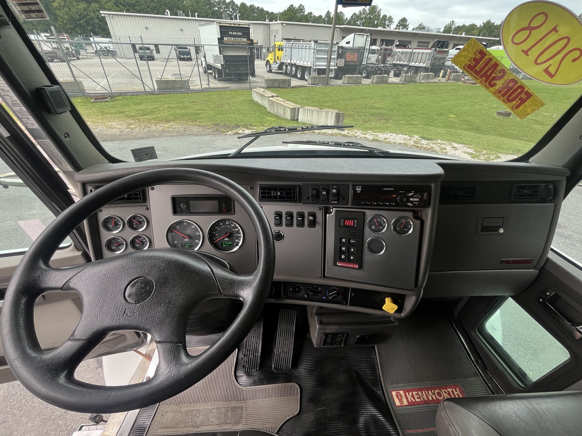 2018 Kenworth T270 JM179233U-21 2018 Kenworth T270 JM179233U-21