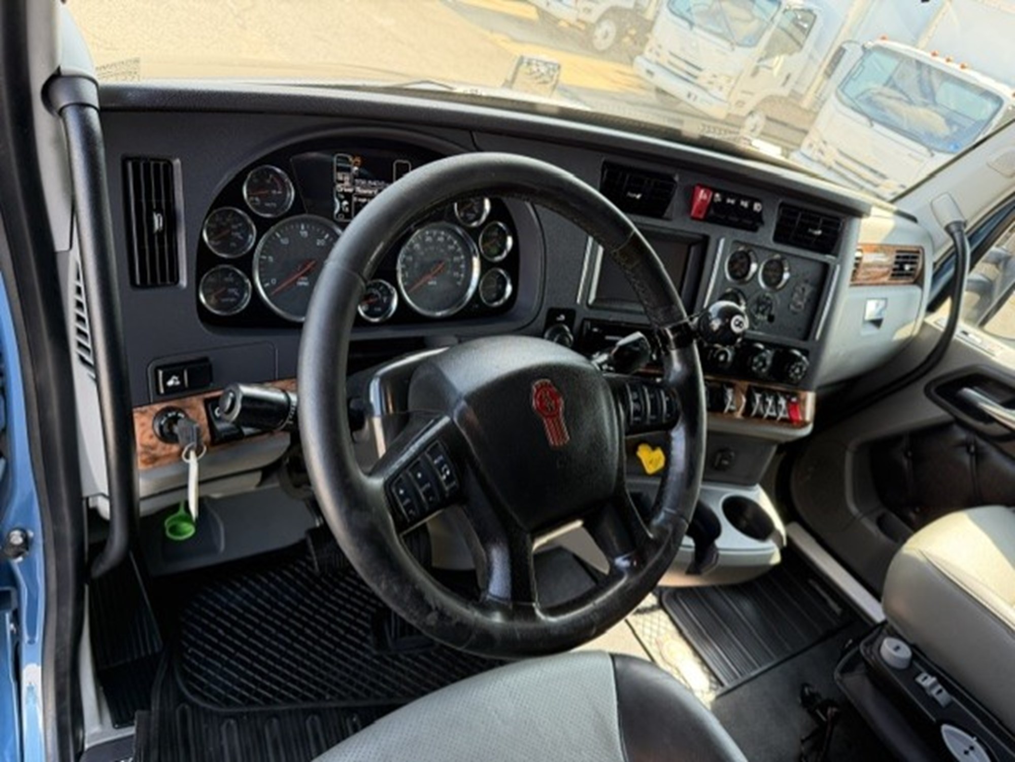 2019 Kenworth T680 KJ367780U-18 2019 Kenworth T680 KJ367780U-18