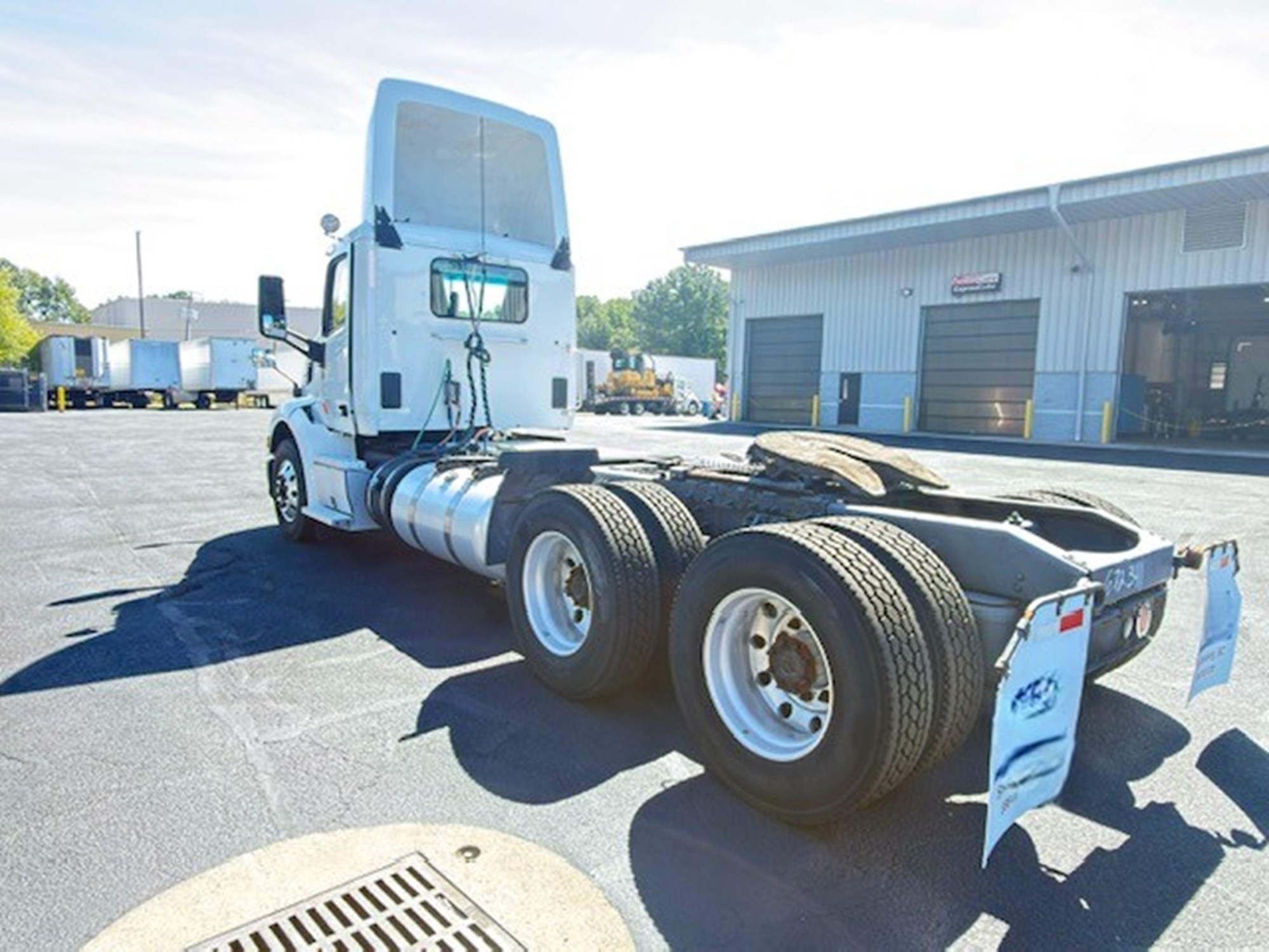 2020 Peterbilt 579 2020 Peterbilt 579 - image 3 of 6