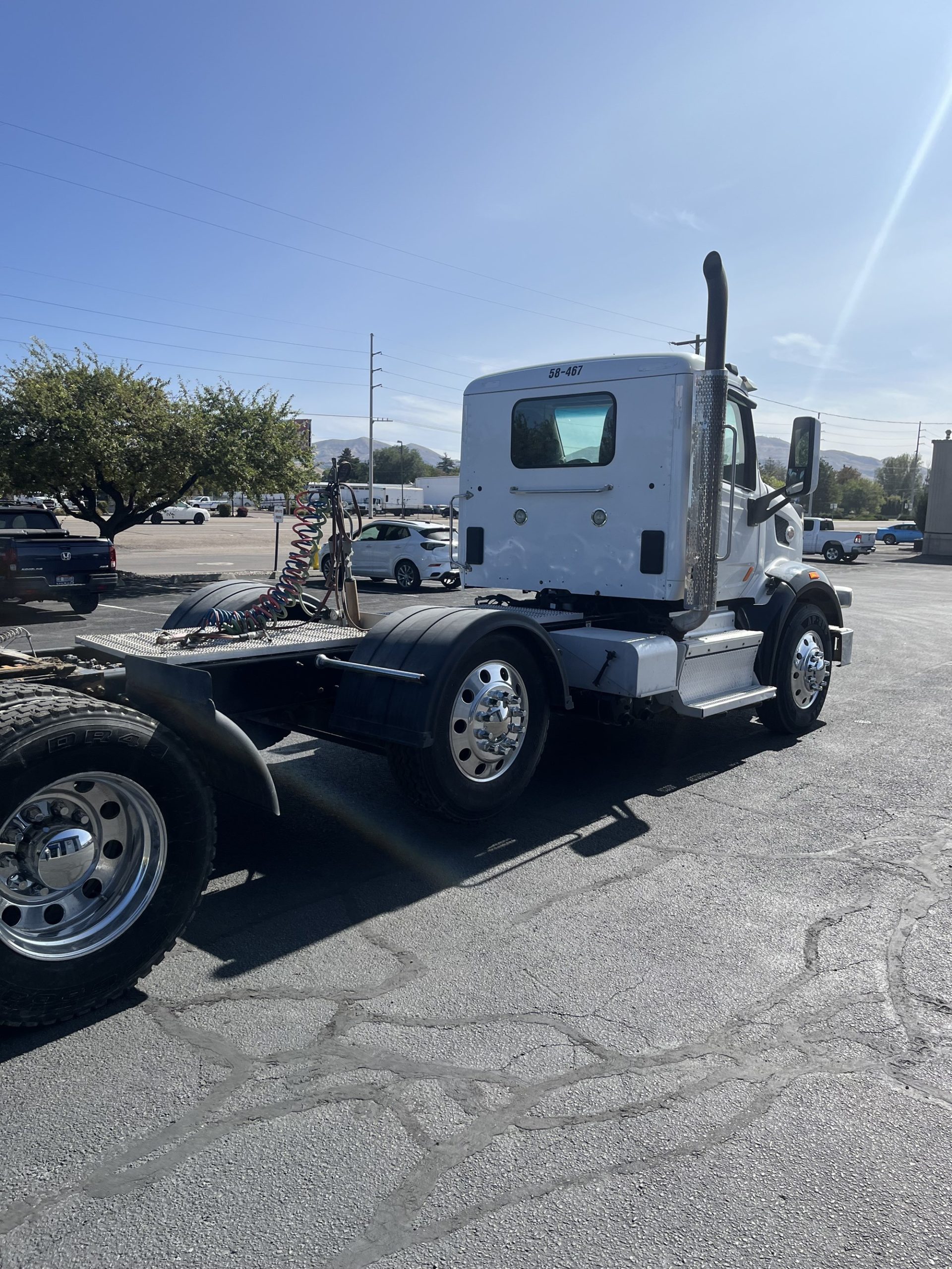 2020 Peterbilt 567 2020 Peterbilt 567 - image 5 of 6