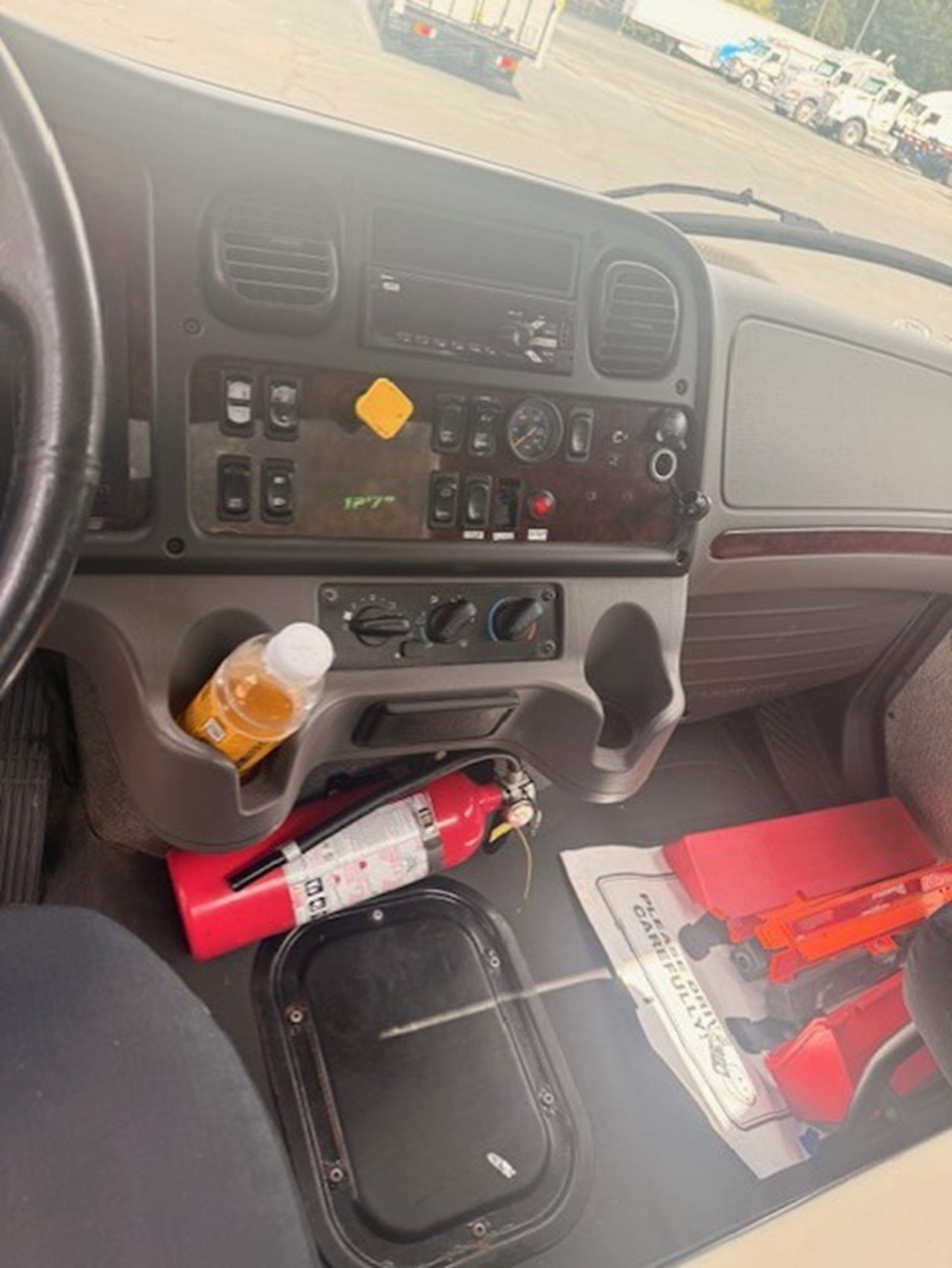 2020 Freightliner M2 2020 Freightliner M2 - image 5 of 6