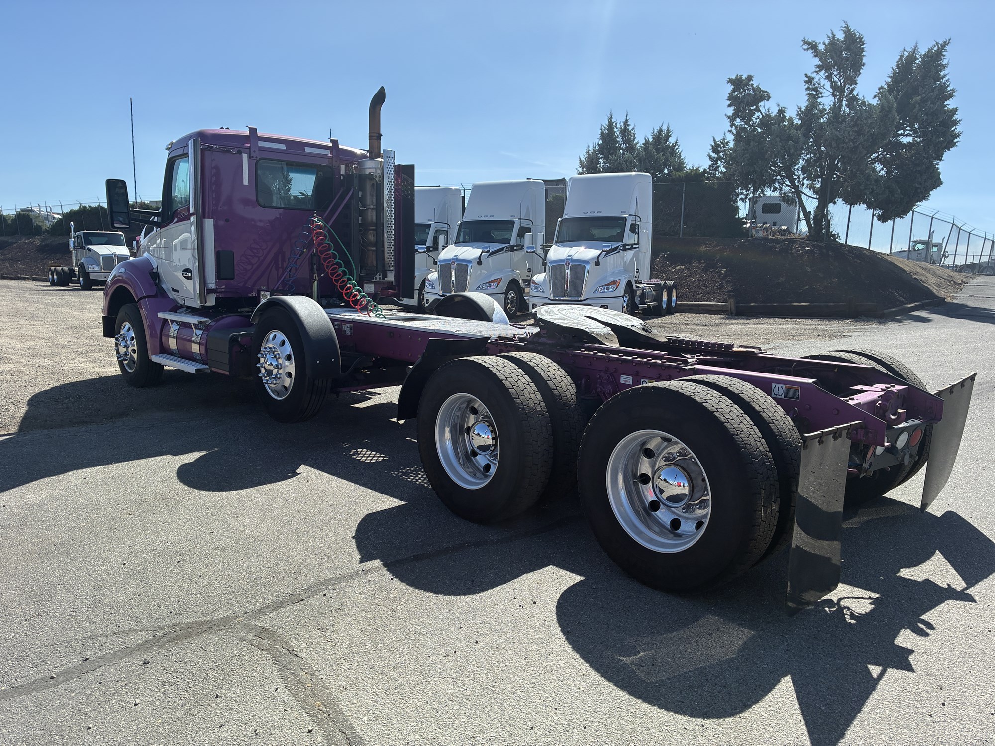 2020 Kenworth T880 2020 Kenworth T880 - image 3 of 6