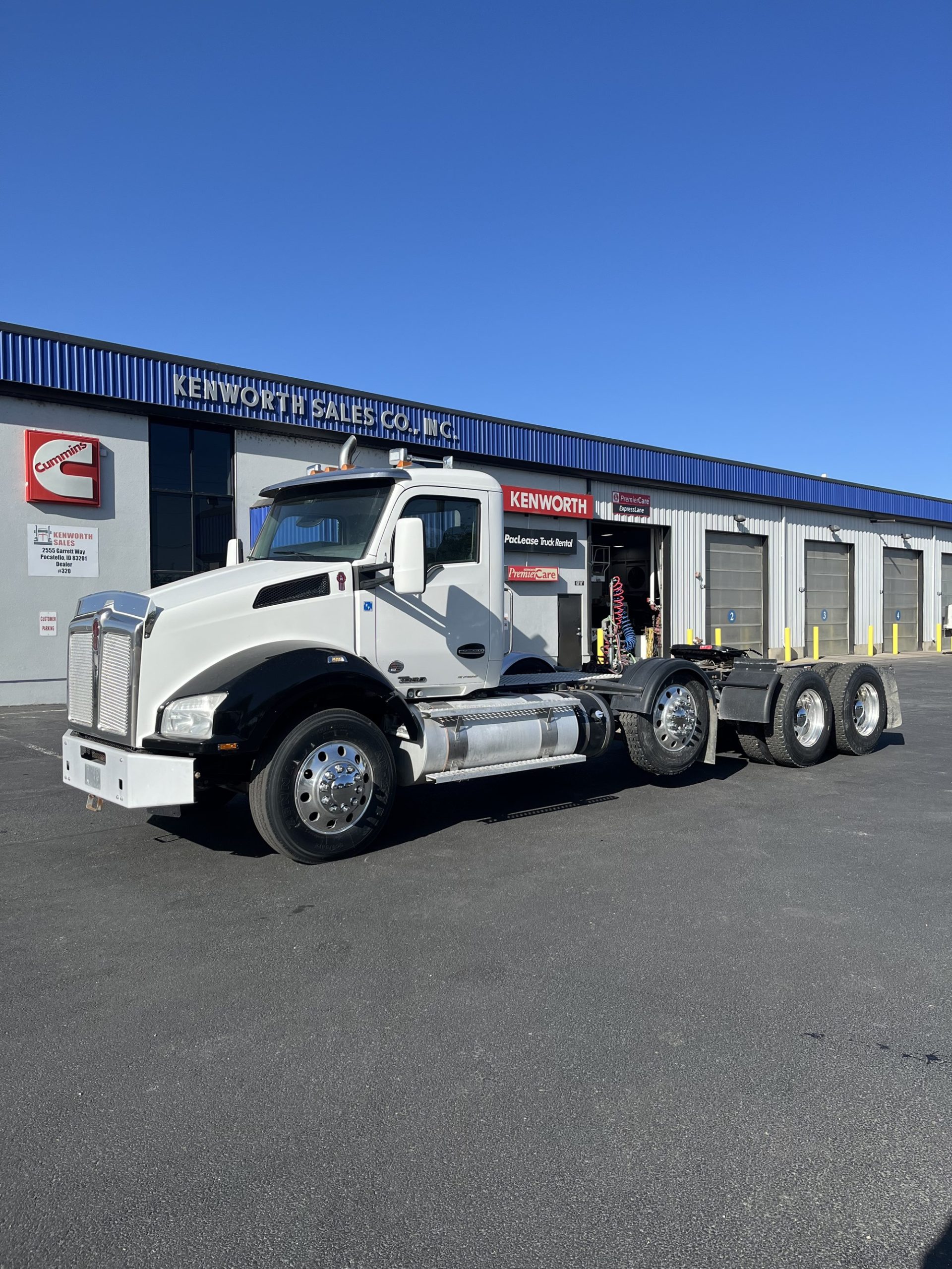 2020 Kenworth T880 2020 Kenworth T880 - image 1 of 6