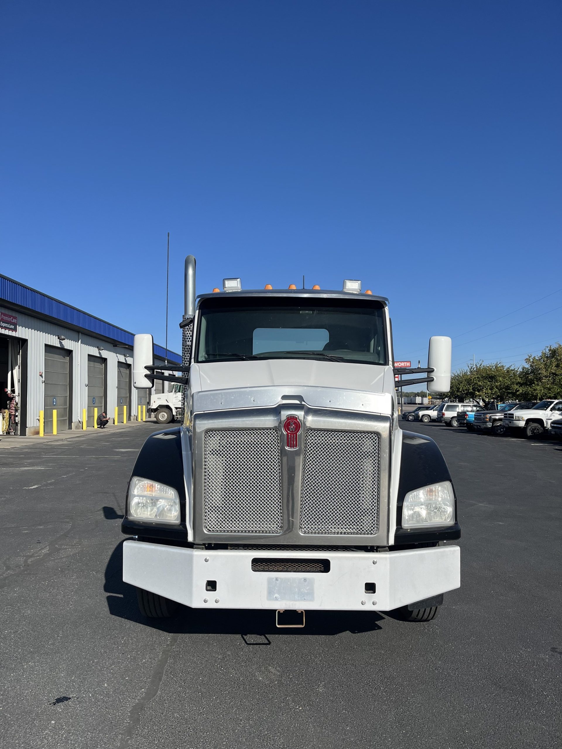 2020 Kenworth T880 2020 Kenworth T880 - image 4 of 6