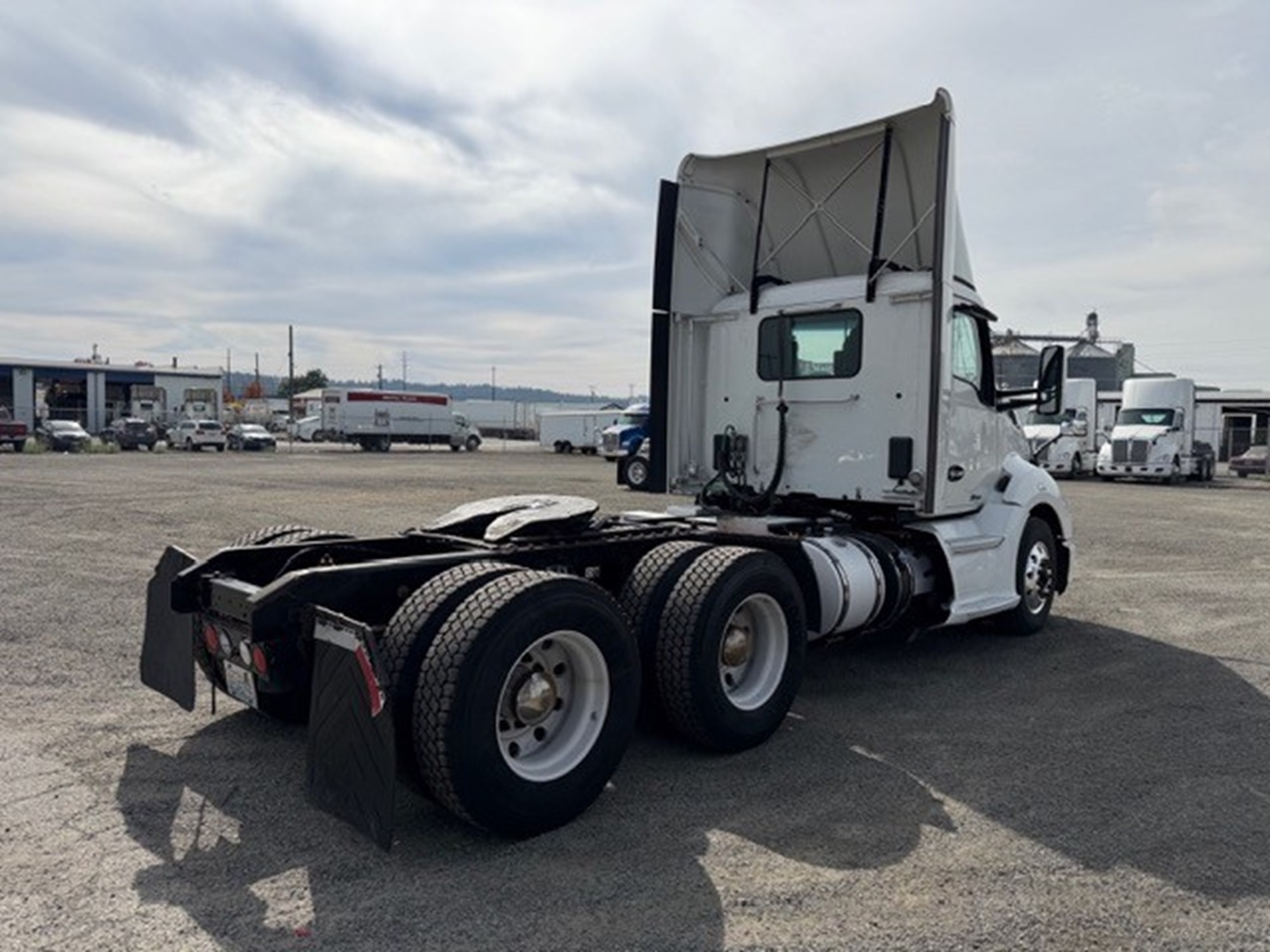 2020 Kenworth T680 2020 Kenworth T680 - image 6 of 6