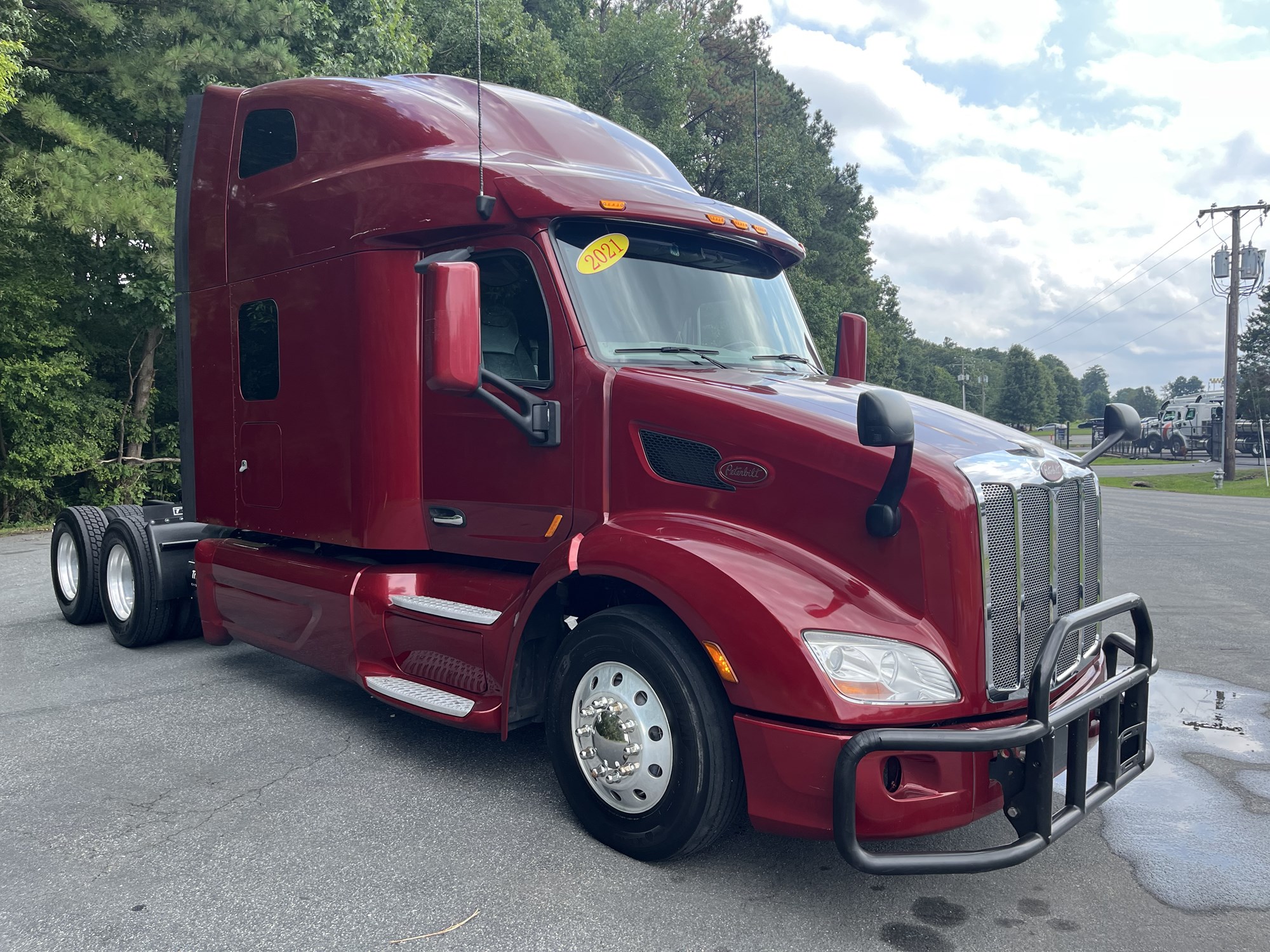 2021 Peterbilt 579 2021 Peterbilt 579 - image 3 of 6