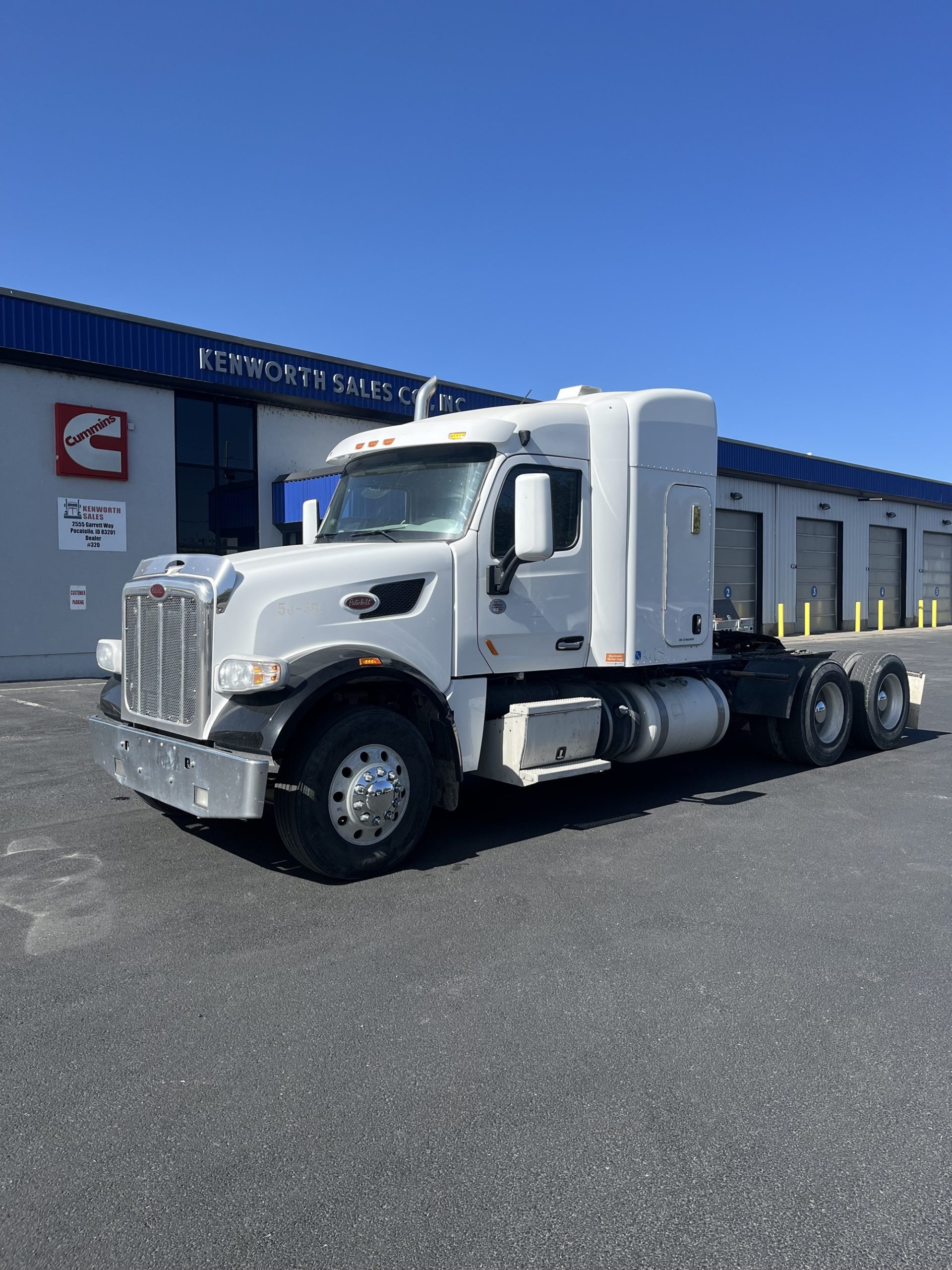 2021 Peterbilt 567 2021 Peterbilt 567 - image 1 of 6