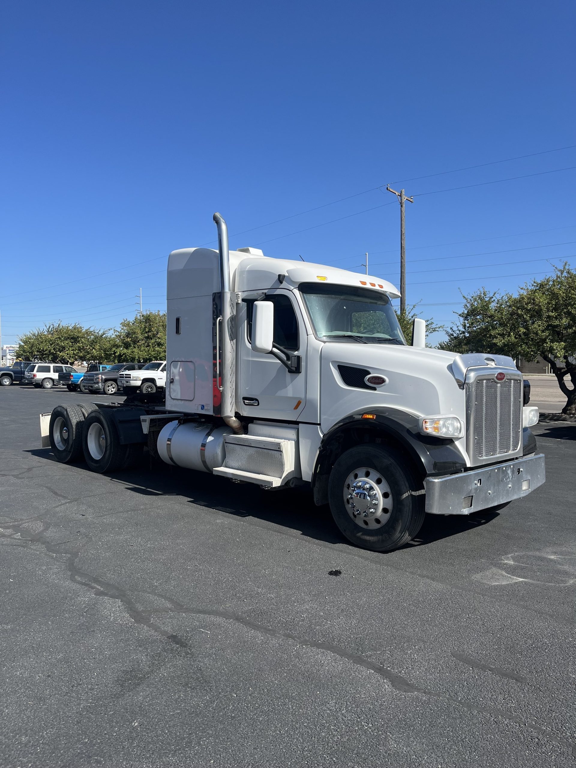 2021 Peterbilt 567 2021 Peterbilt 567 - image 3 of 6