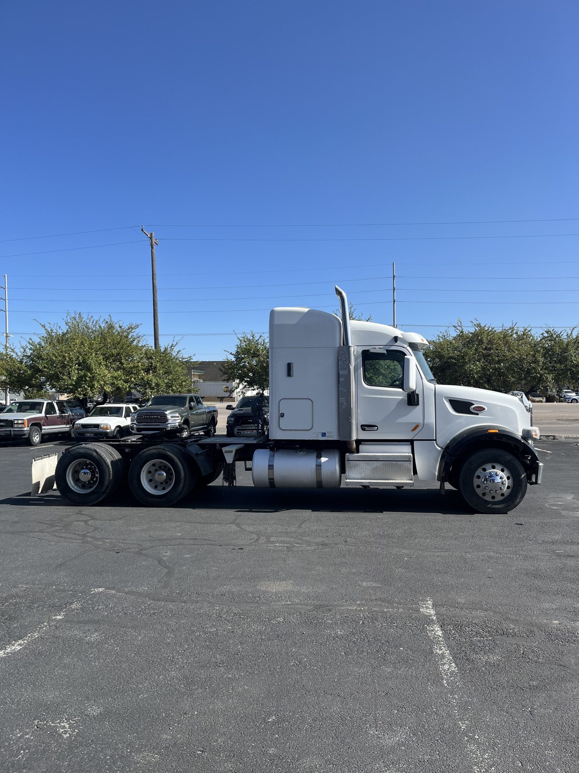 2021 Peterbilt 567 2021 Peterbilt 567 - image 4 of 6