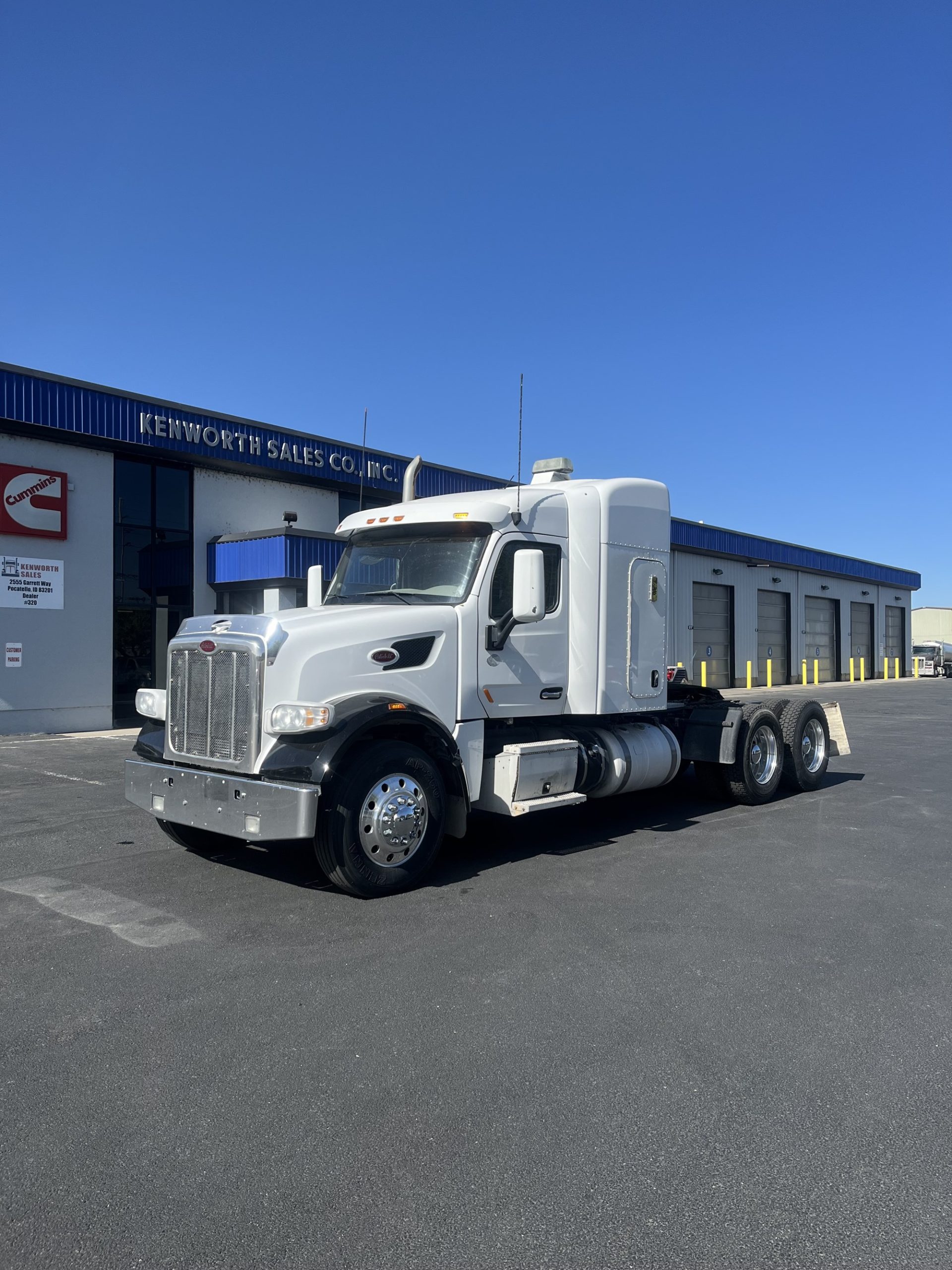 2021 Peterbilt 567 2021 Peterbilt 567 - image 1 of 6