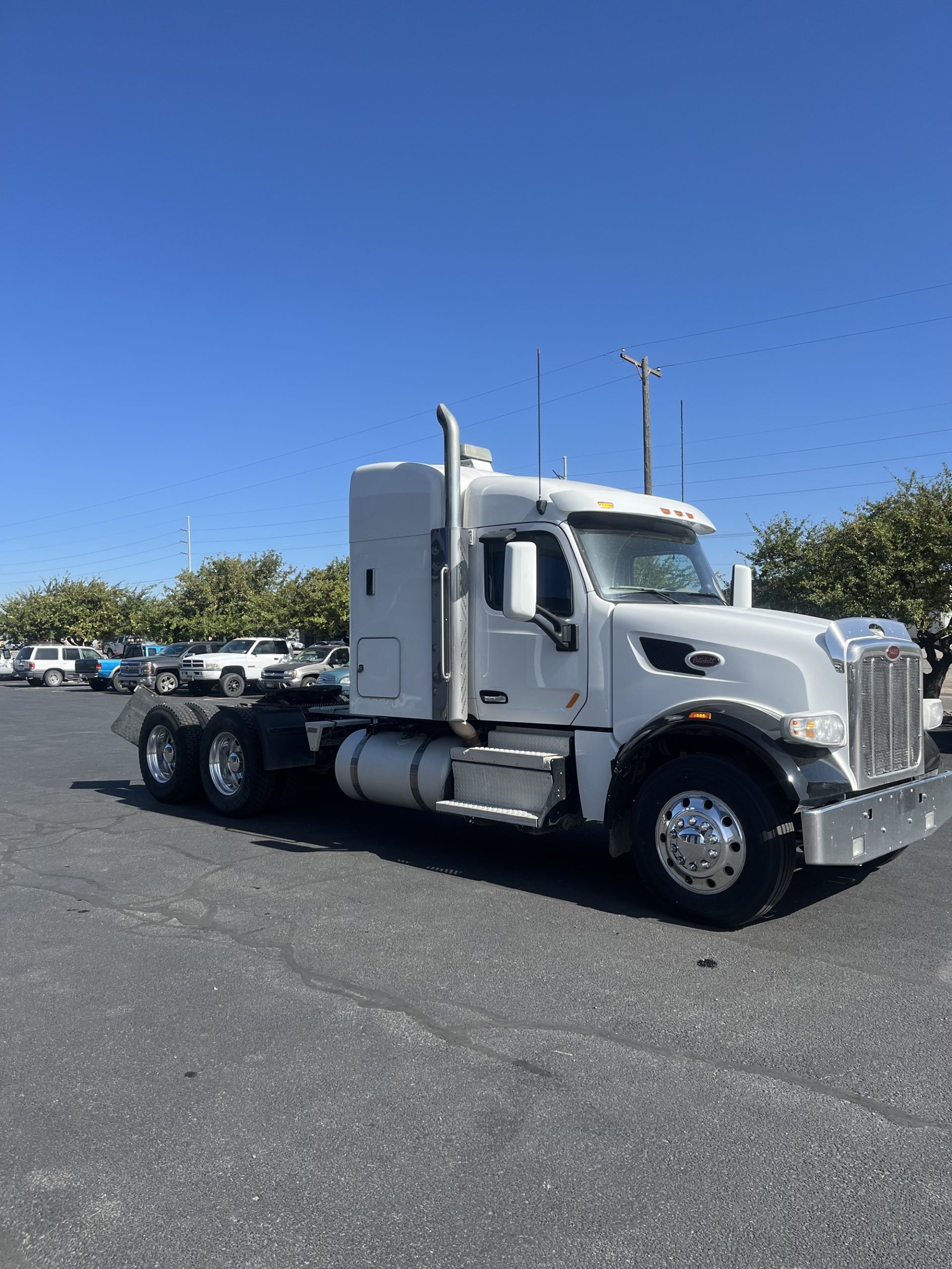 2021 Peterbilt 567 2021 Peterbilt 567 - image 3 of 6