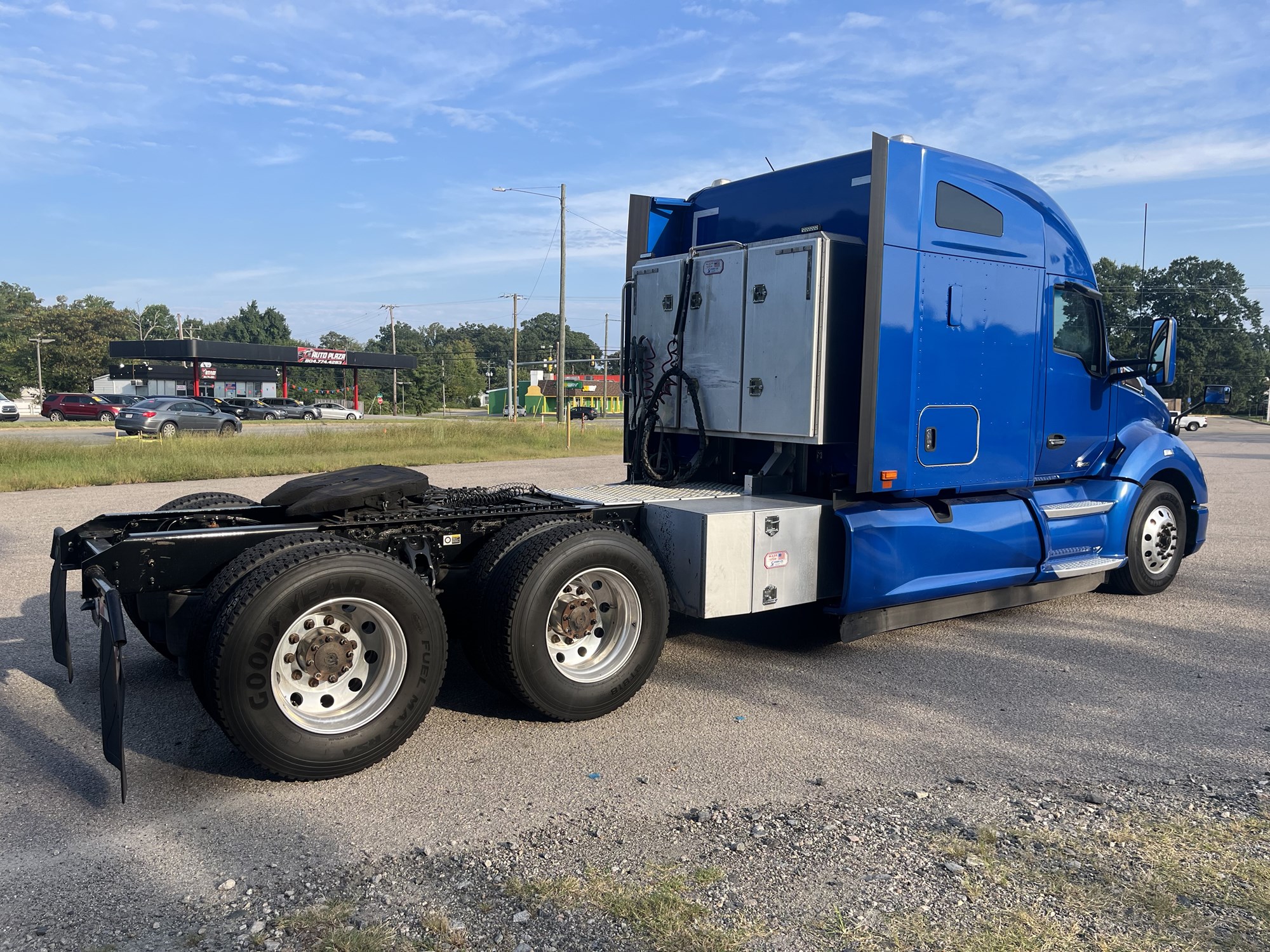 2021 Kenworth T680 2021 Kenworth T680 - image 4 of 6