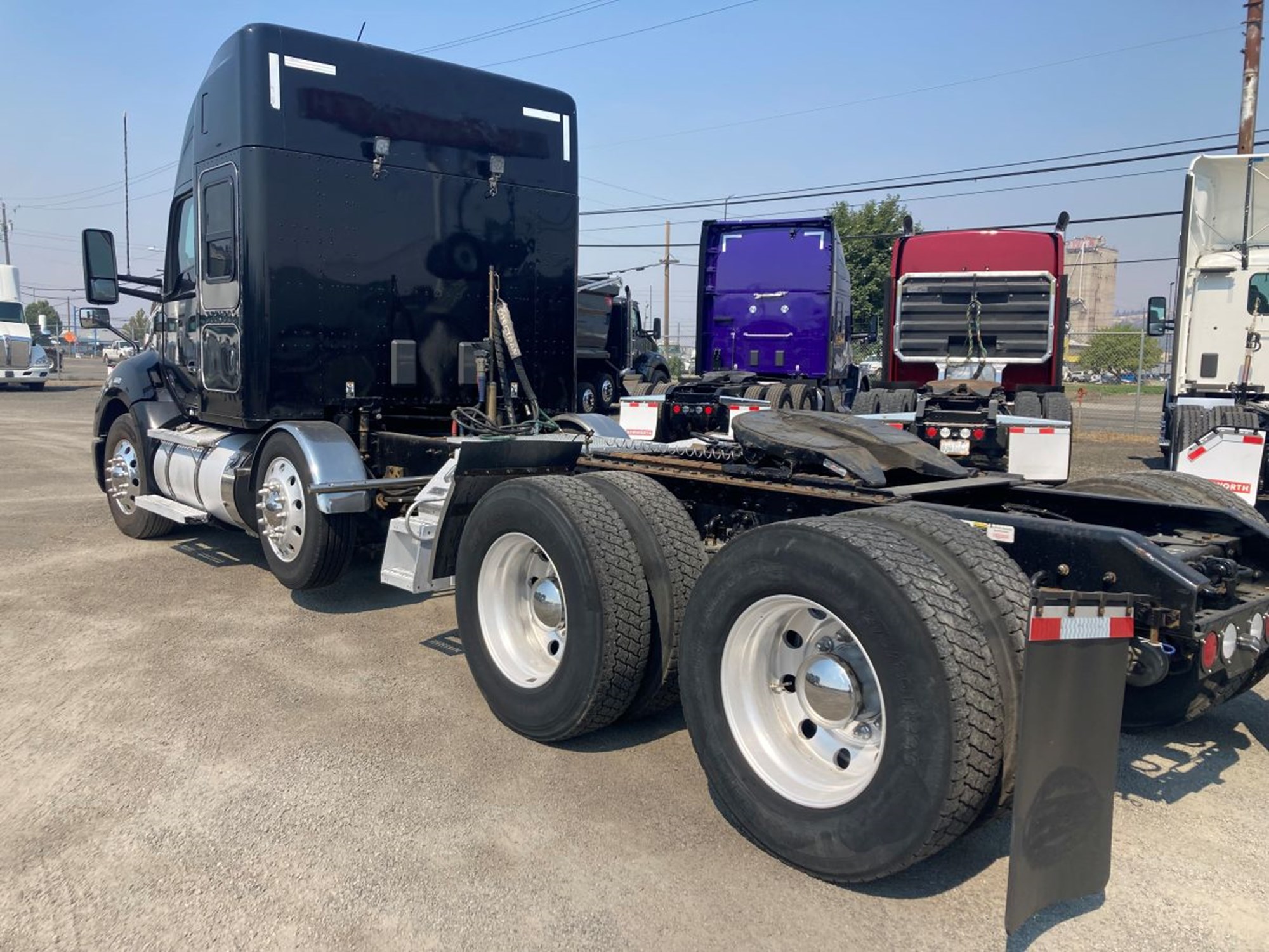 2021 Kenworth T680 2021 Kenworth T680 - image 3 of 6